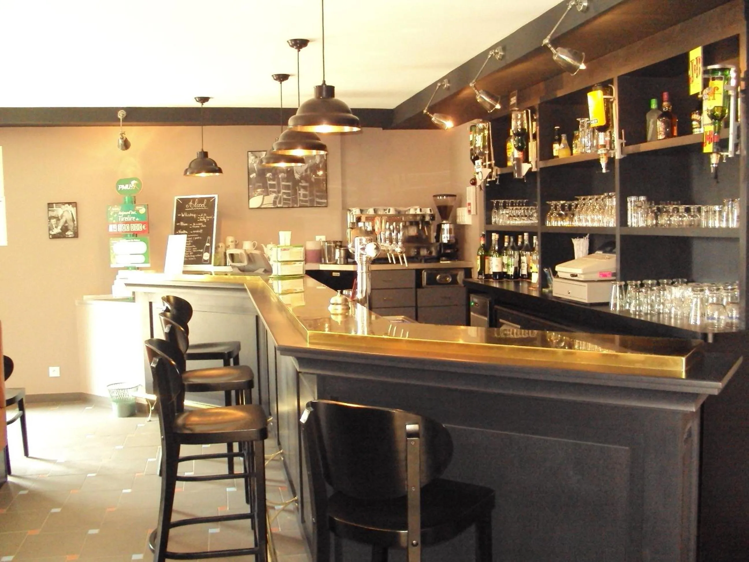 Lounge or bar in Anne De Bretagne