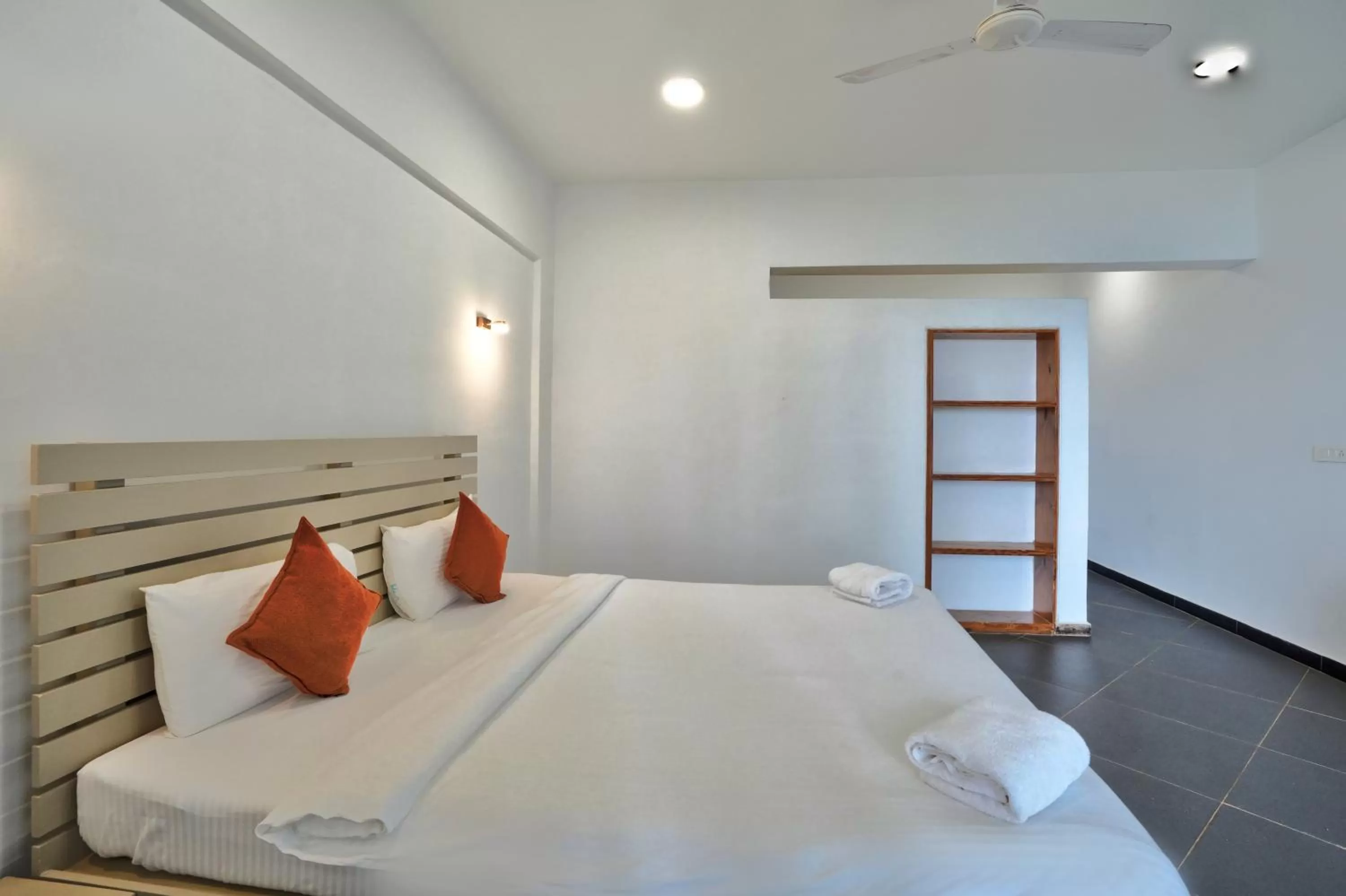 Bedroom, Bed in Blu Missel By The River