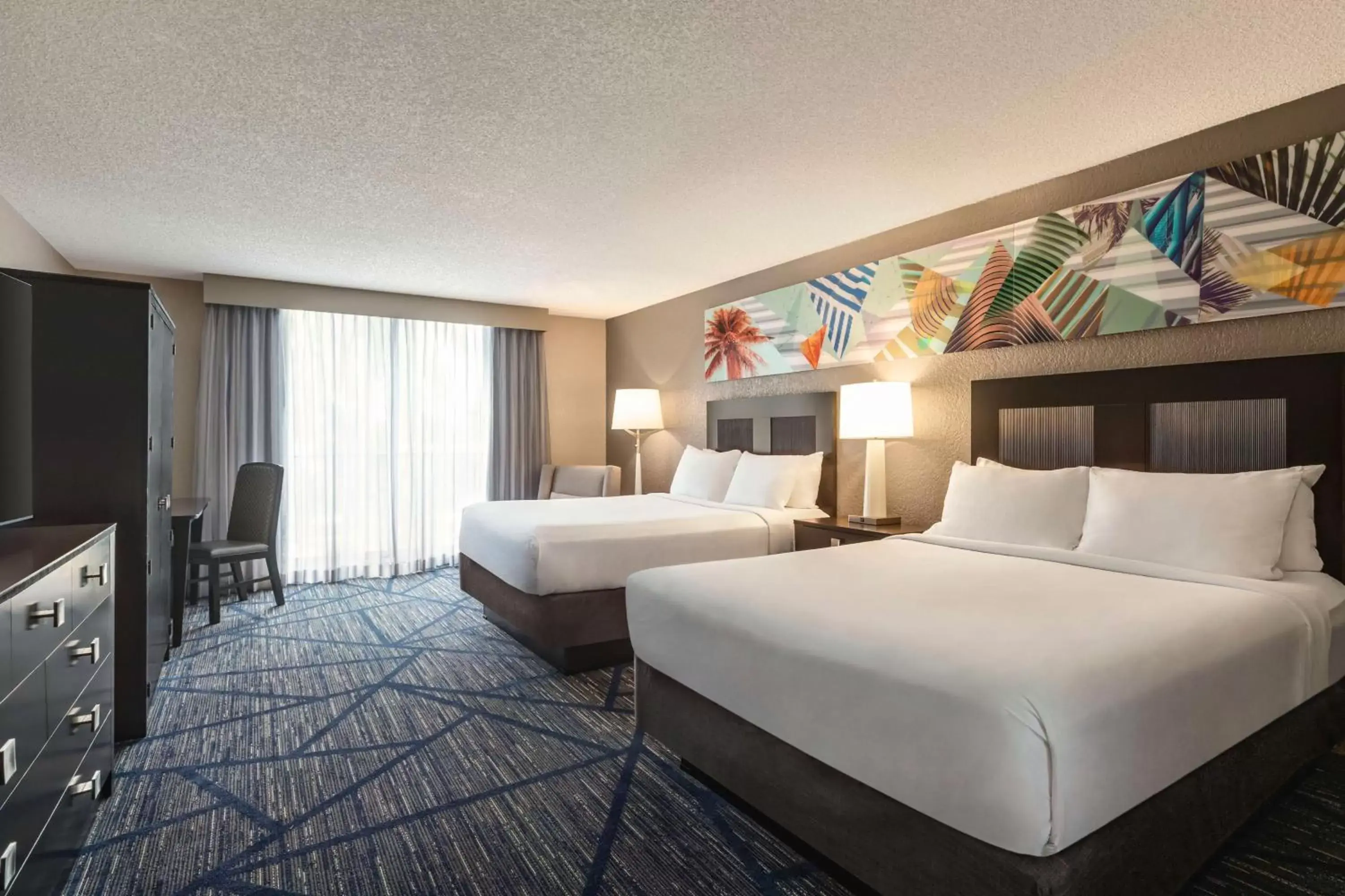 Bed in Embassy Suites by Hilton Miami International Airport
