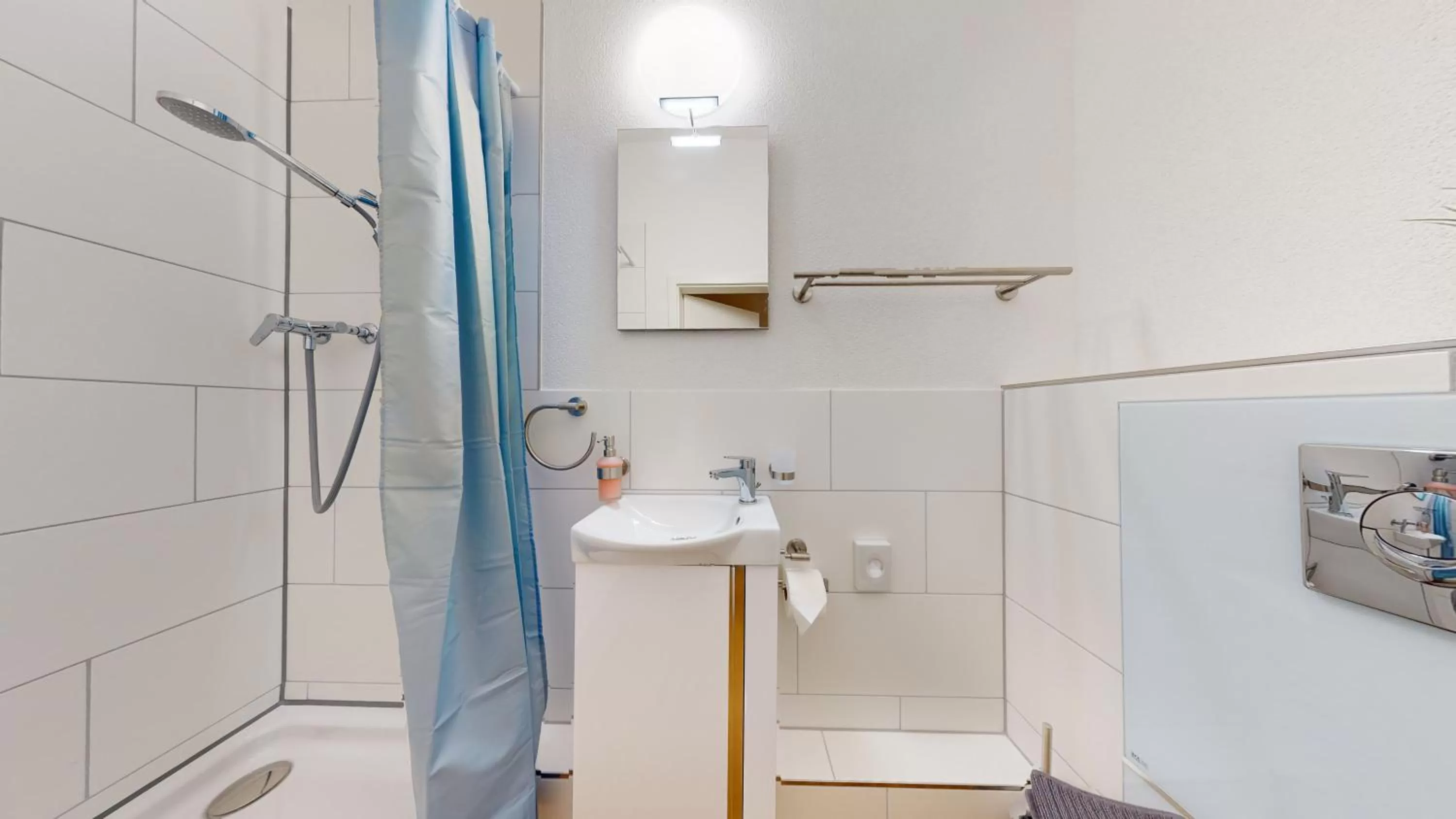 Shower in Anstatthotel Affoltern am Albis - self-check-in