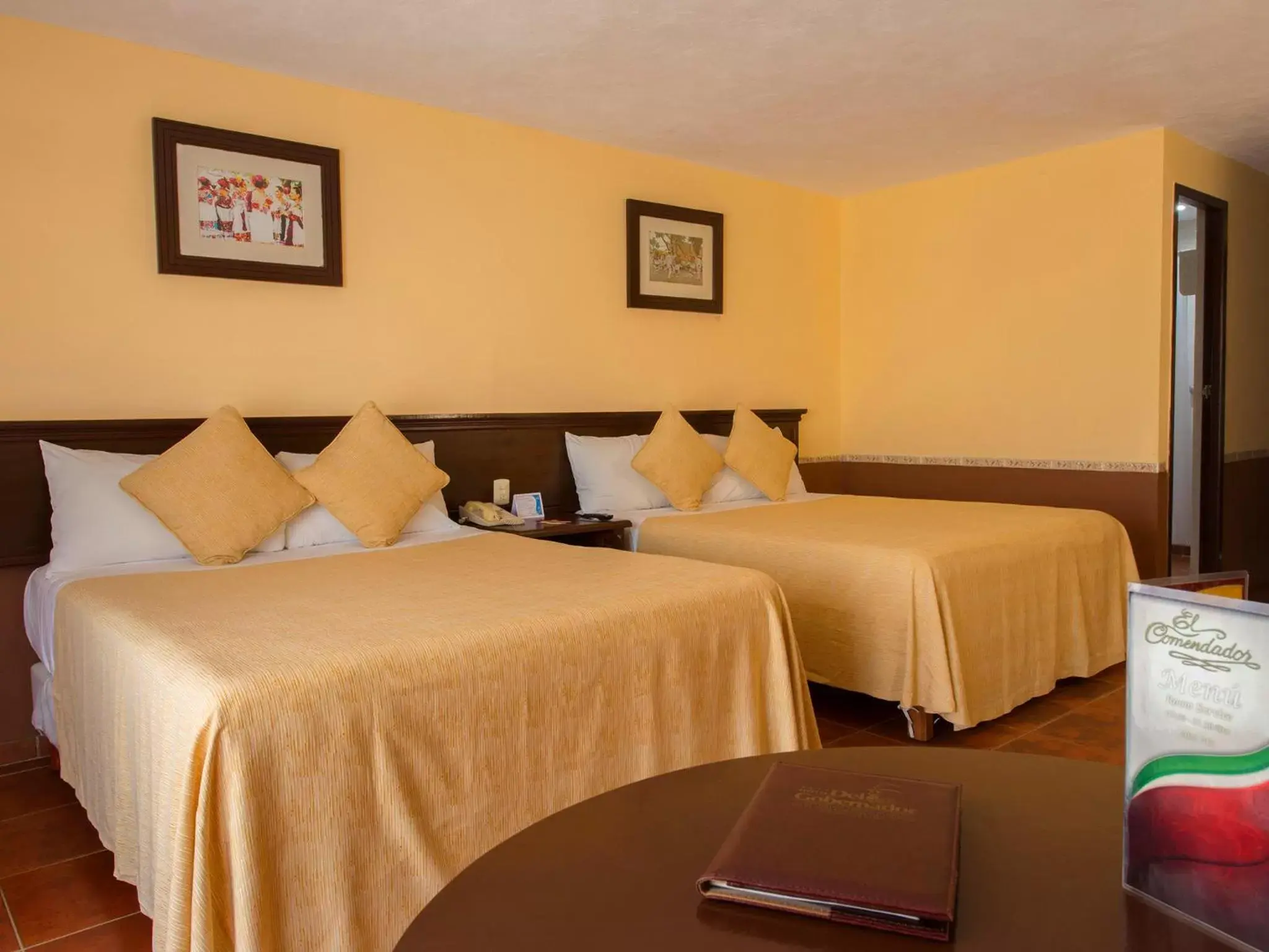 Bed in Hotel del Gobernador