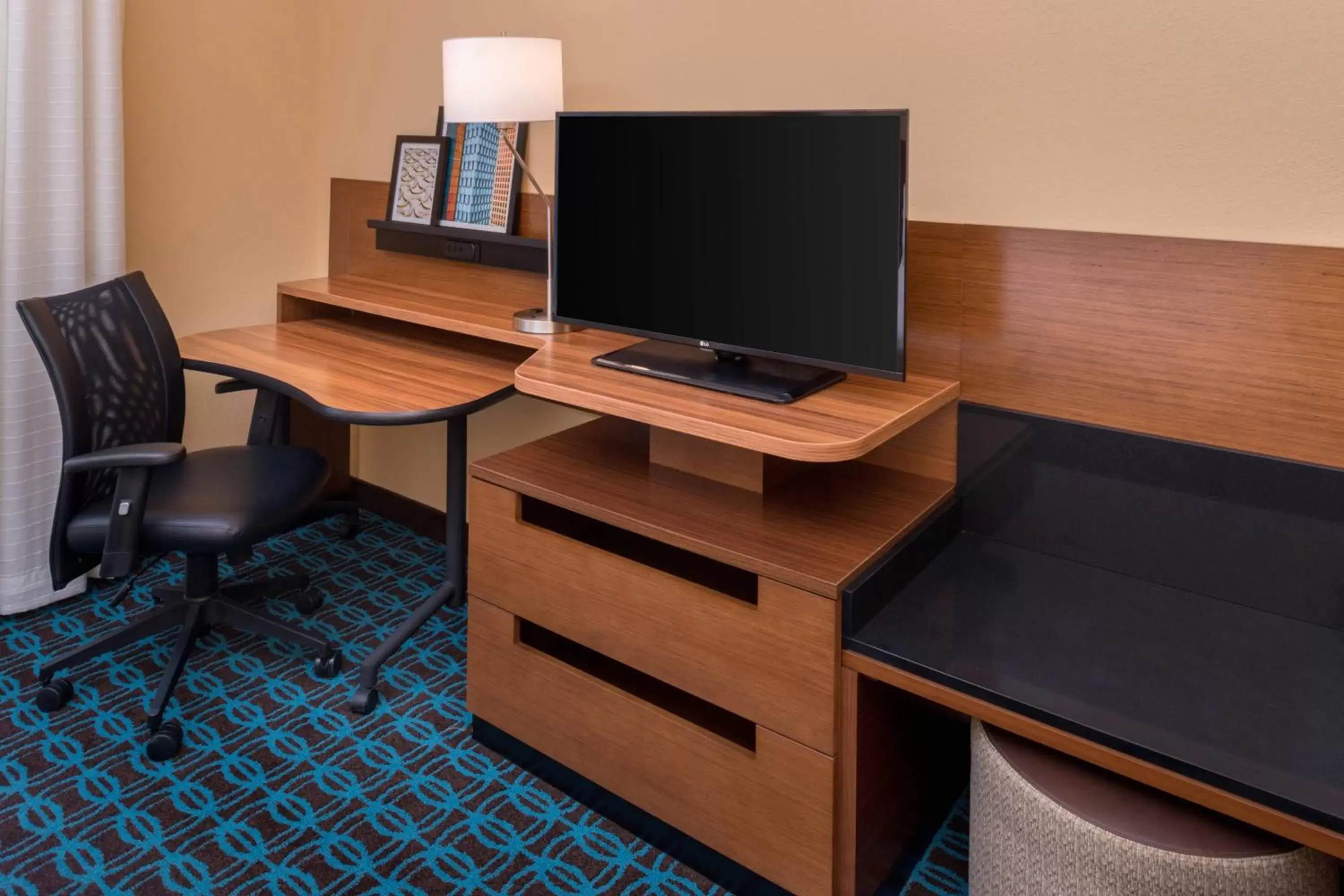 Photo of the whole room, TV/Entertainment Center in Fairfield By Marriott Huntington