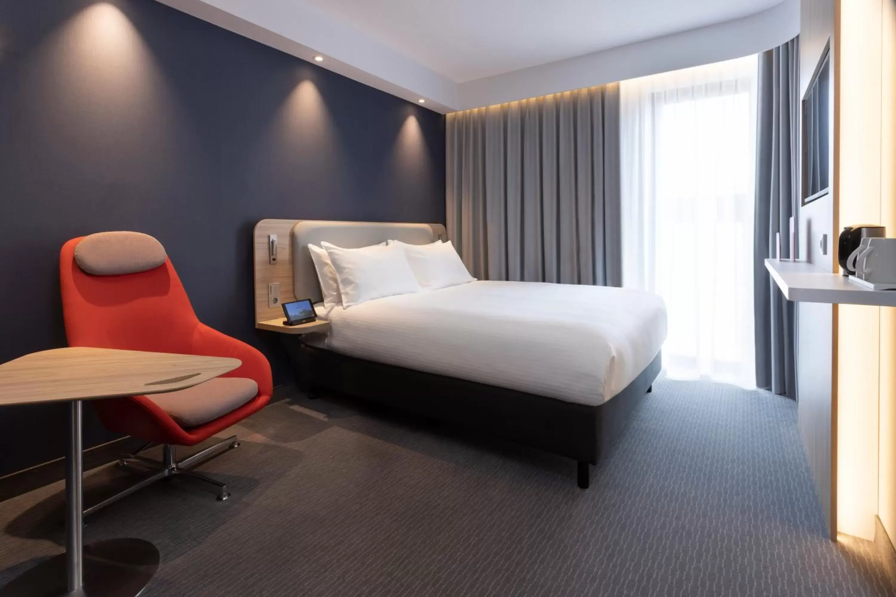 Bedroom, Bed in Holiday Inn Express & Suites - Deventer, an IHG Hotel