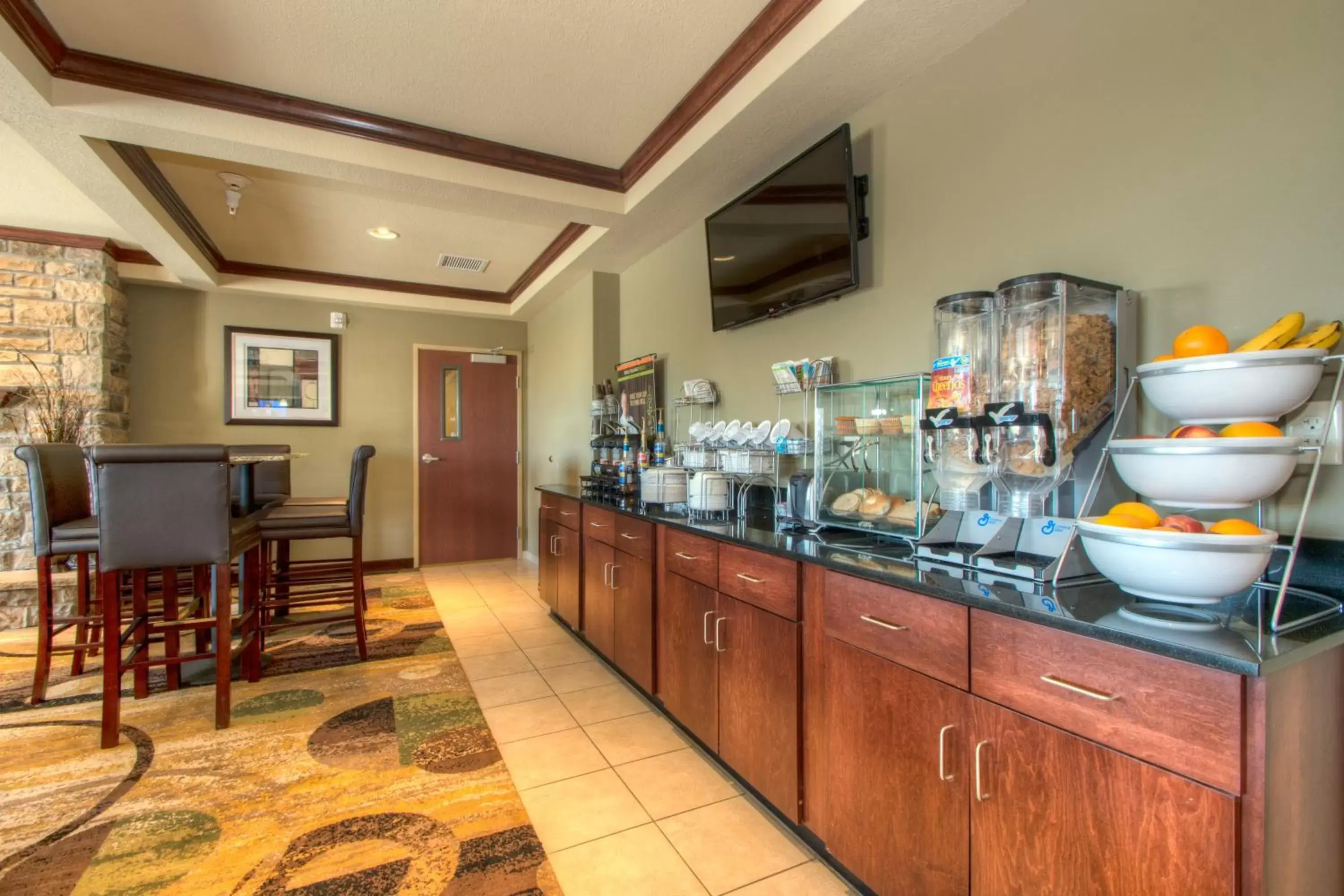 Restaurant/Places to Eat in Cobblestone Inn & Suites - Holyoke