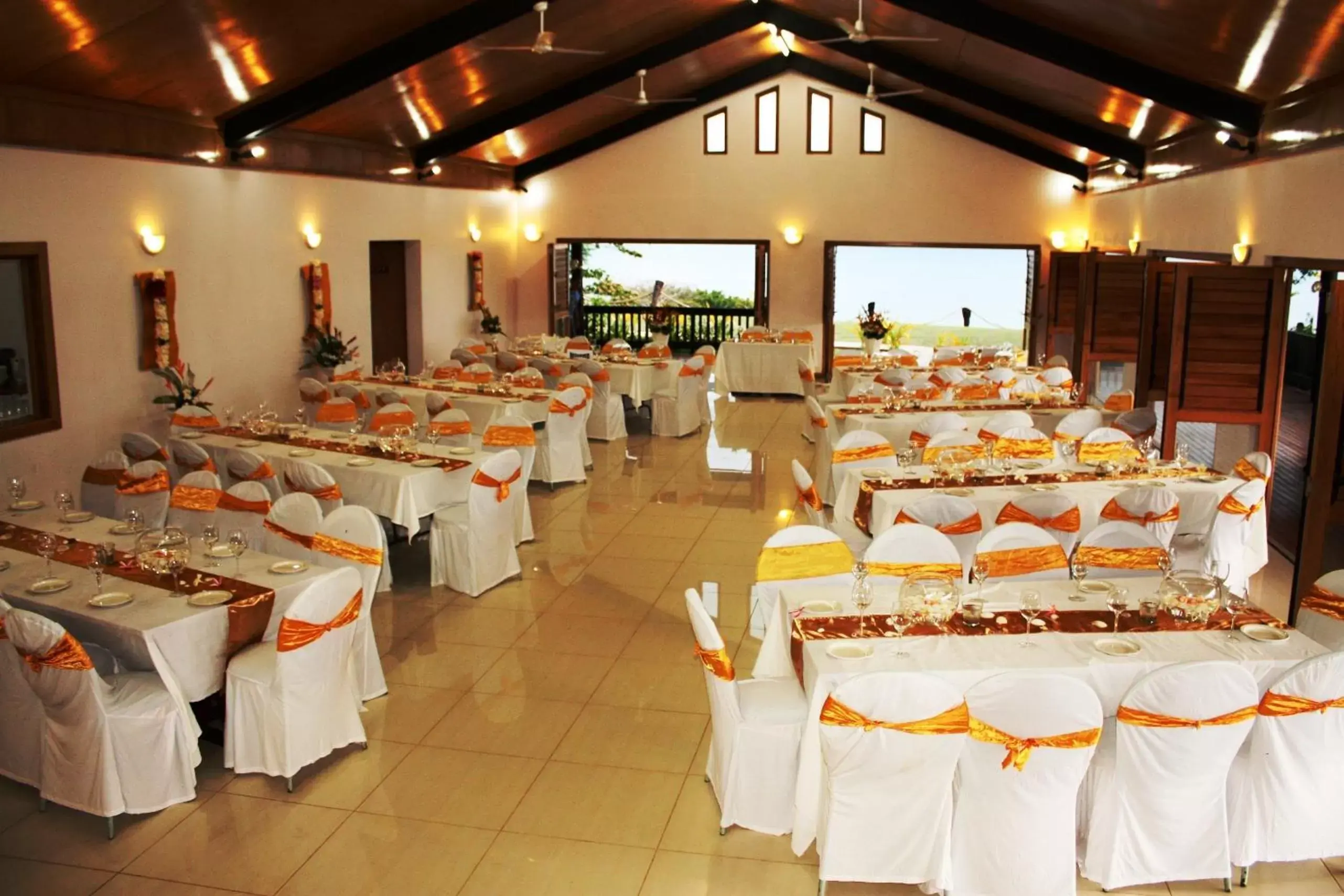 Banquet/Function facilities, Restaurant/Places to Eat in Anchorage Beach Resort