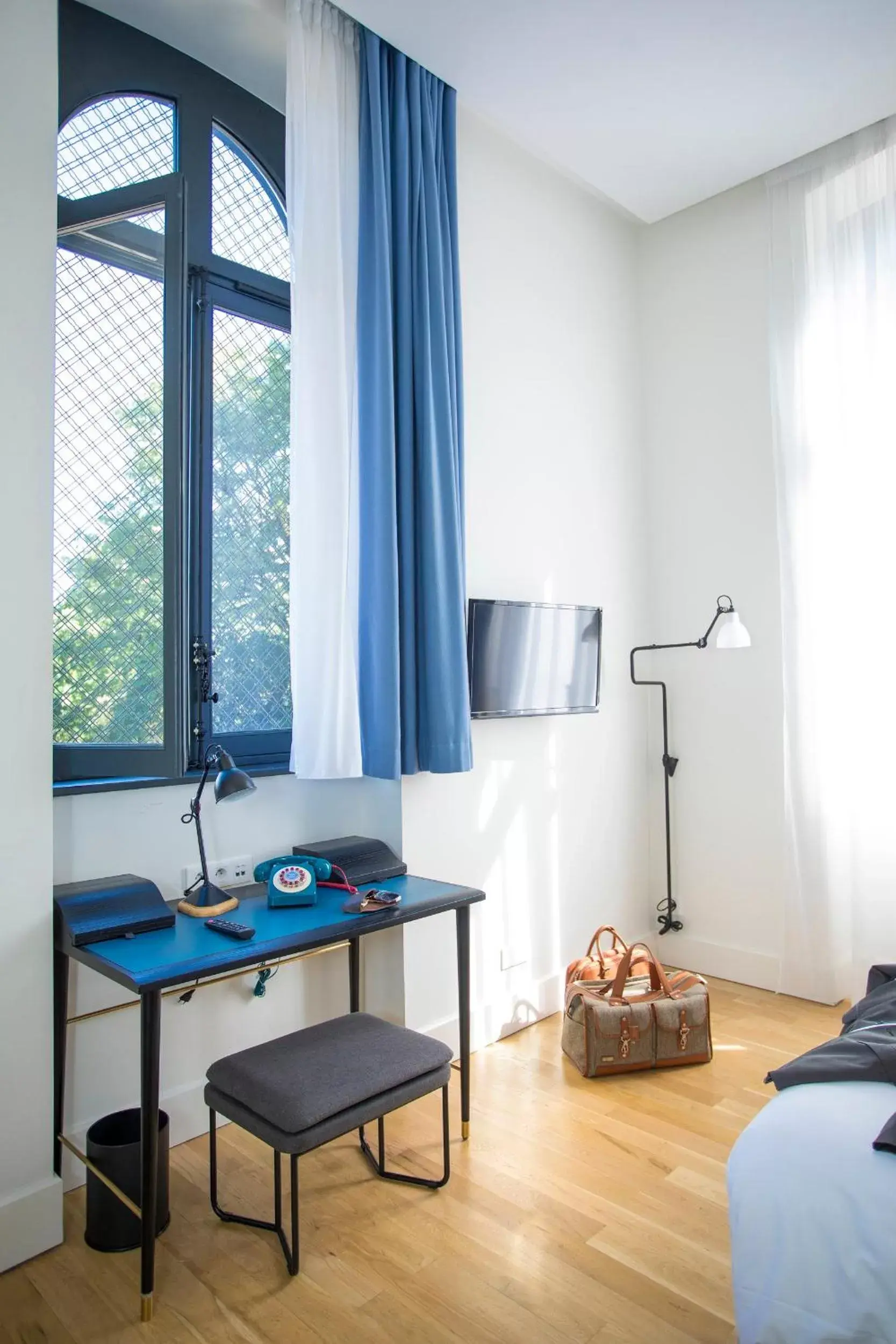 Seating area, TV/Entertainment Center in Fourvière Hôtel