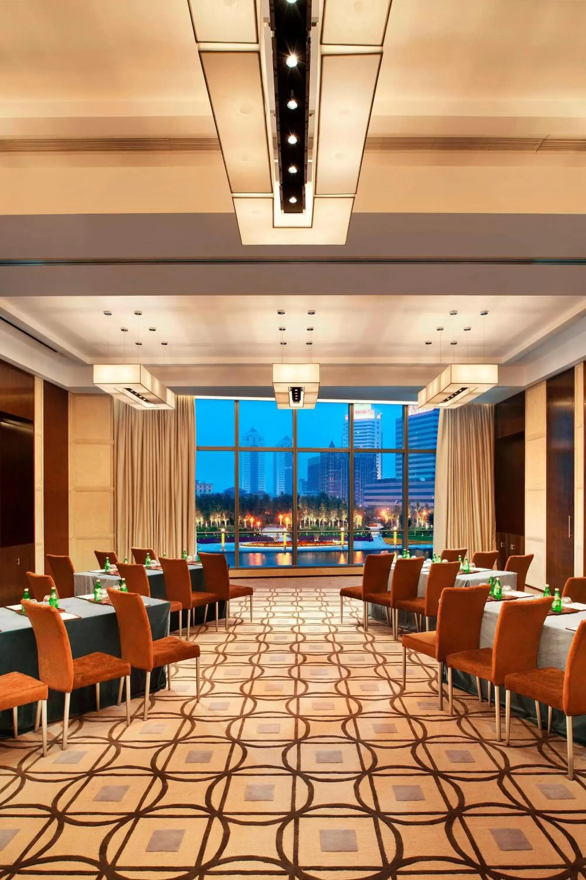 Meeting/conference room, Restaurant/Places to Eat in The St. Regis Tianjin