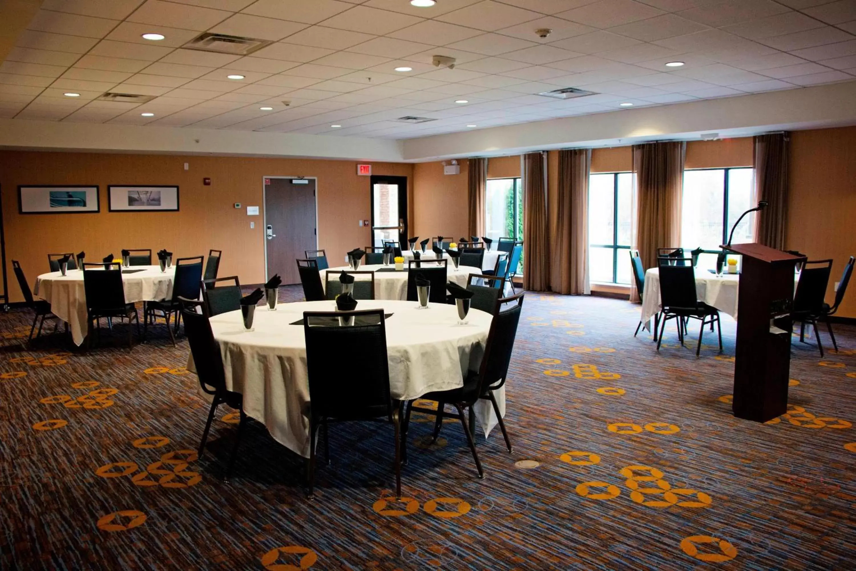 Meeting/conference room, Restaurant/Places to Eat in Courtyard by Marriott Battle Creek