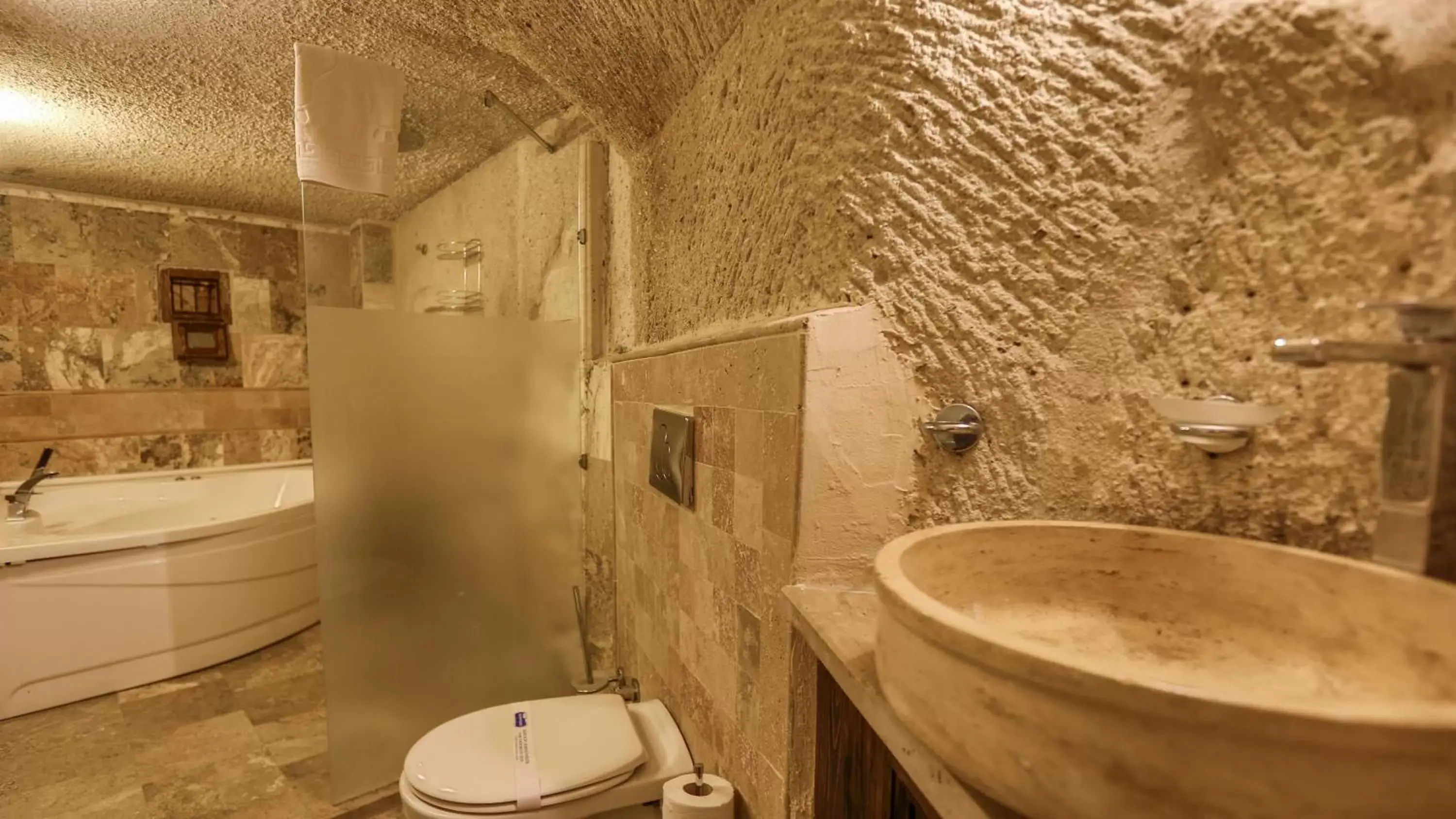 Bathroom in Hidden Cave Hotel