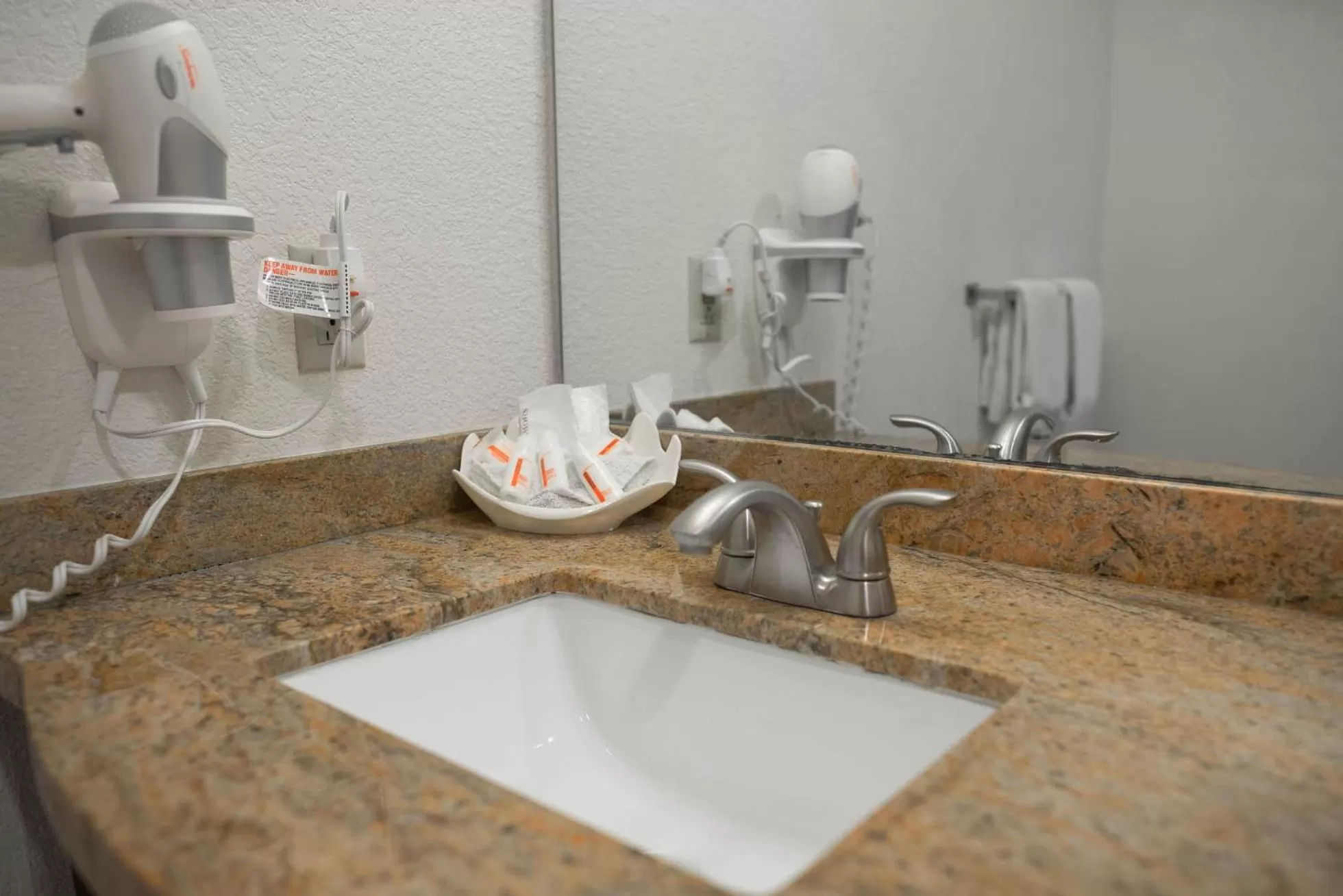 Bathroom in Hotel Solares