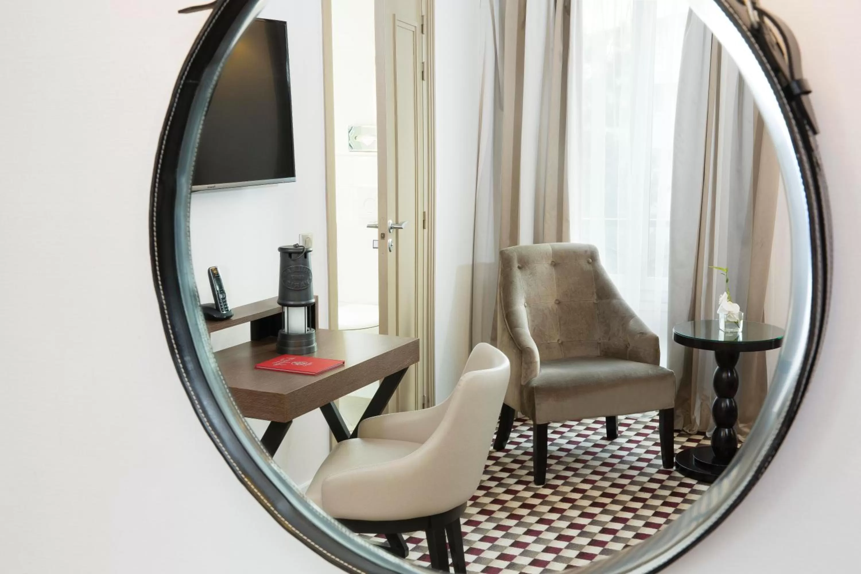 Seating area in Hotel Phileas Lazare & Spa - Opera