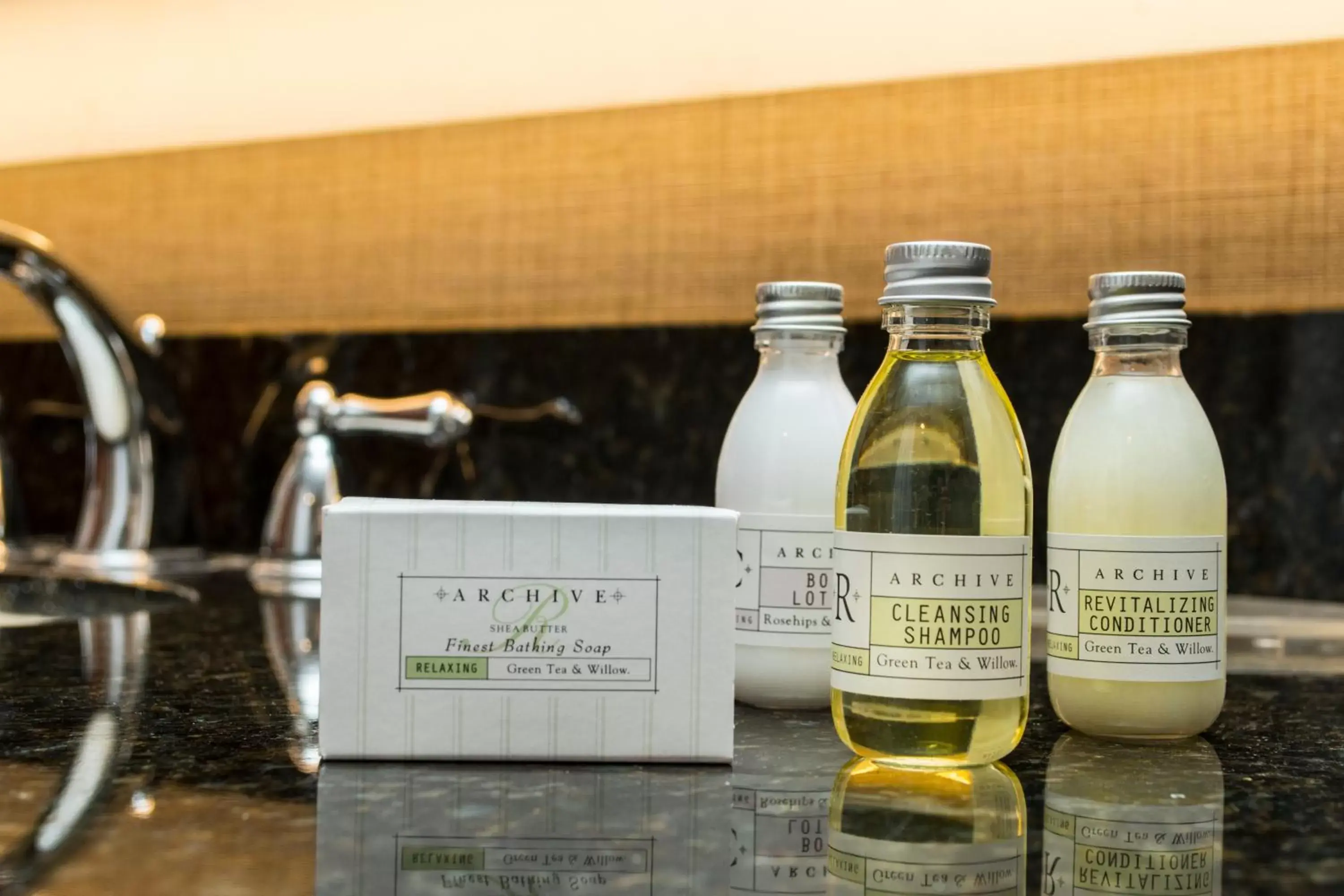 Bathroom in University Plaza Hotel Bathroom in University Plaza Hotel