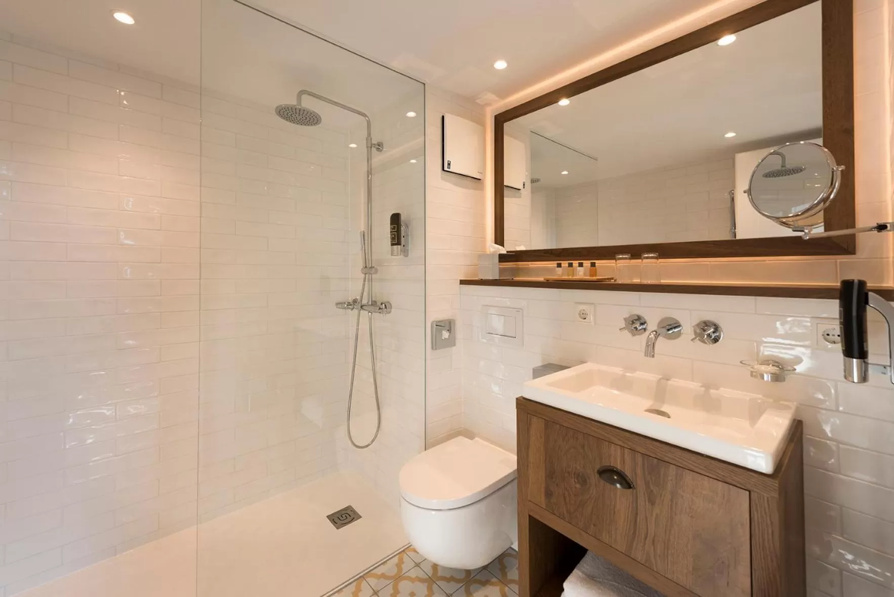 Shower in LOEV - VELA Hotels