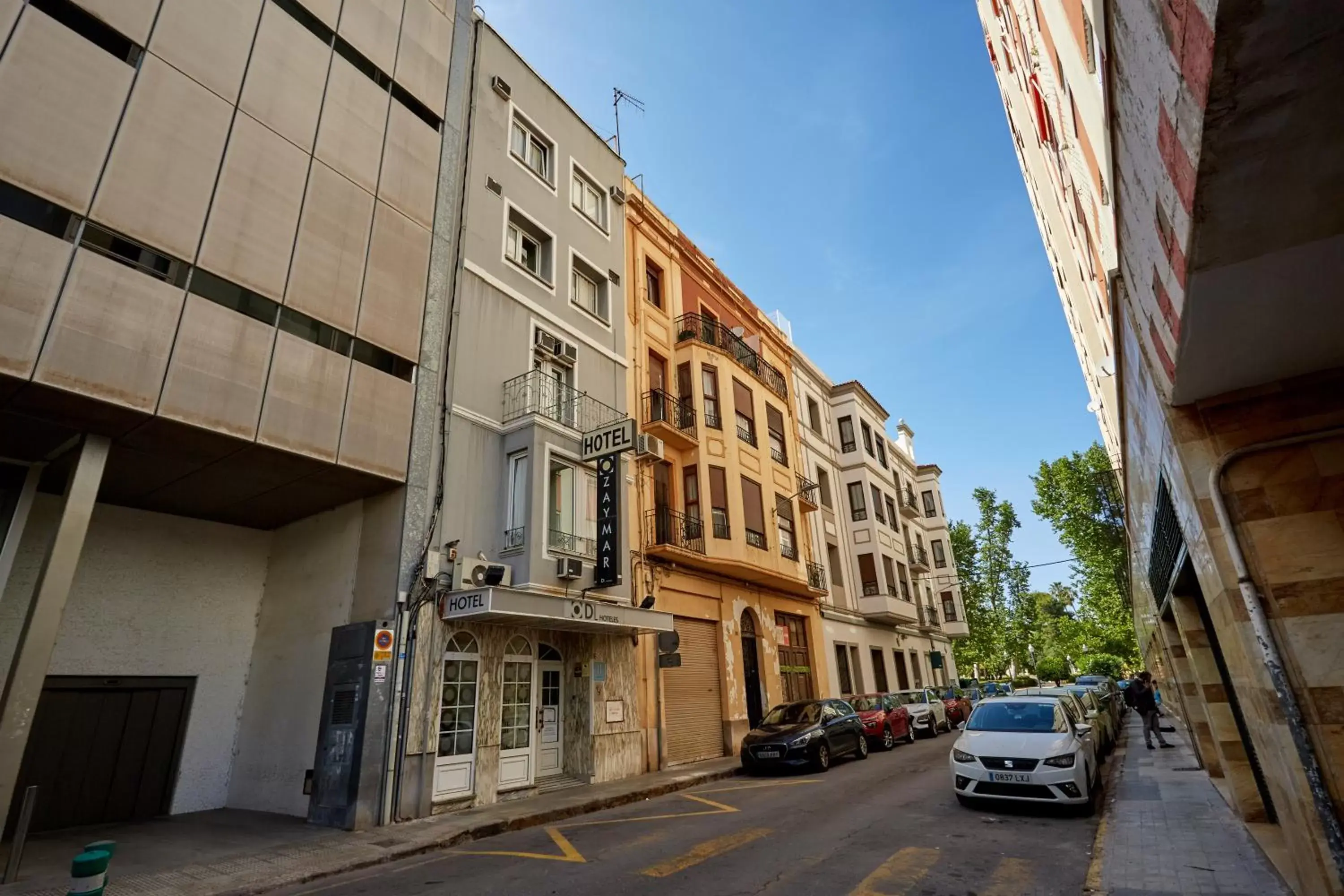 Facade/entrance, Neighborhood in Hotel Zaymar