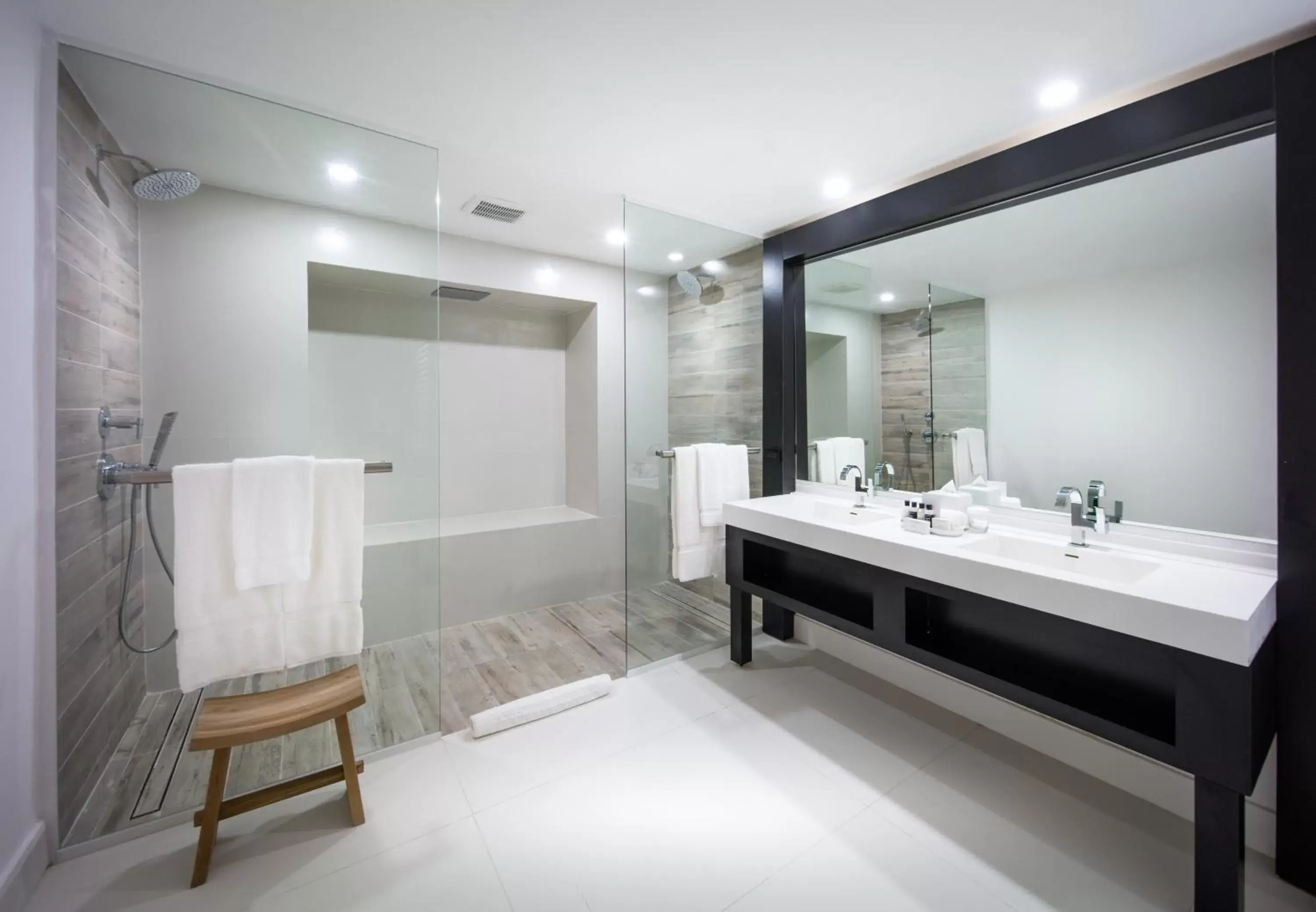 Bathroom in S Hotel Jamaica - Montego Bay - Small Luxury All-Inclusive Hotel