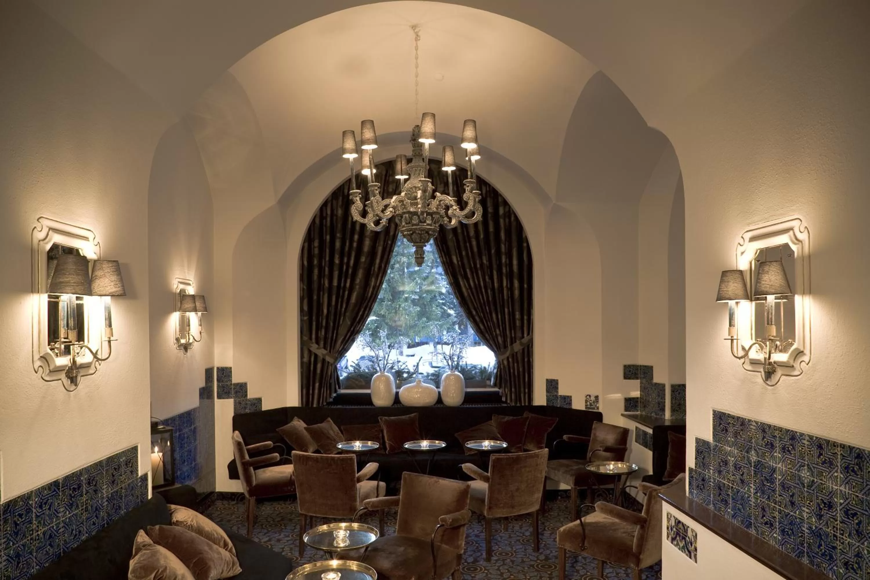 Communal lounge/ TV room in Morosani Schweizerhof