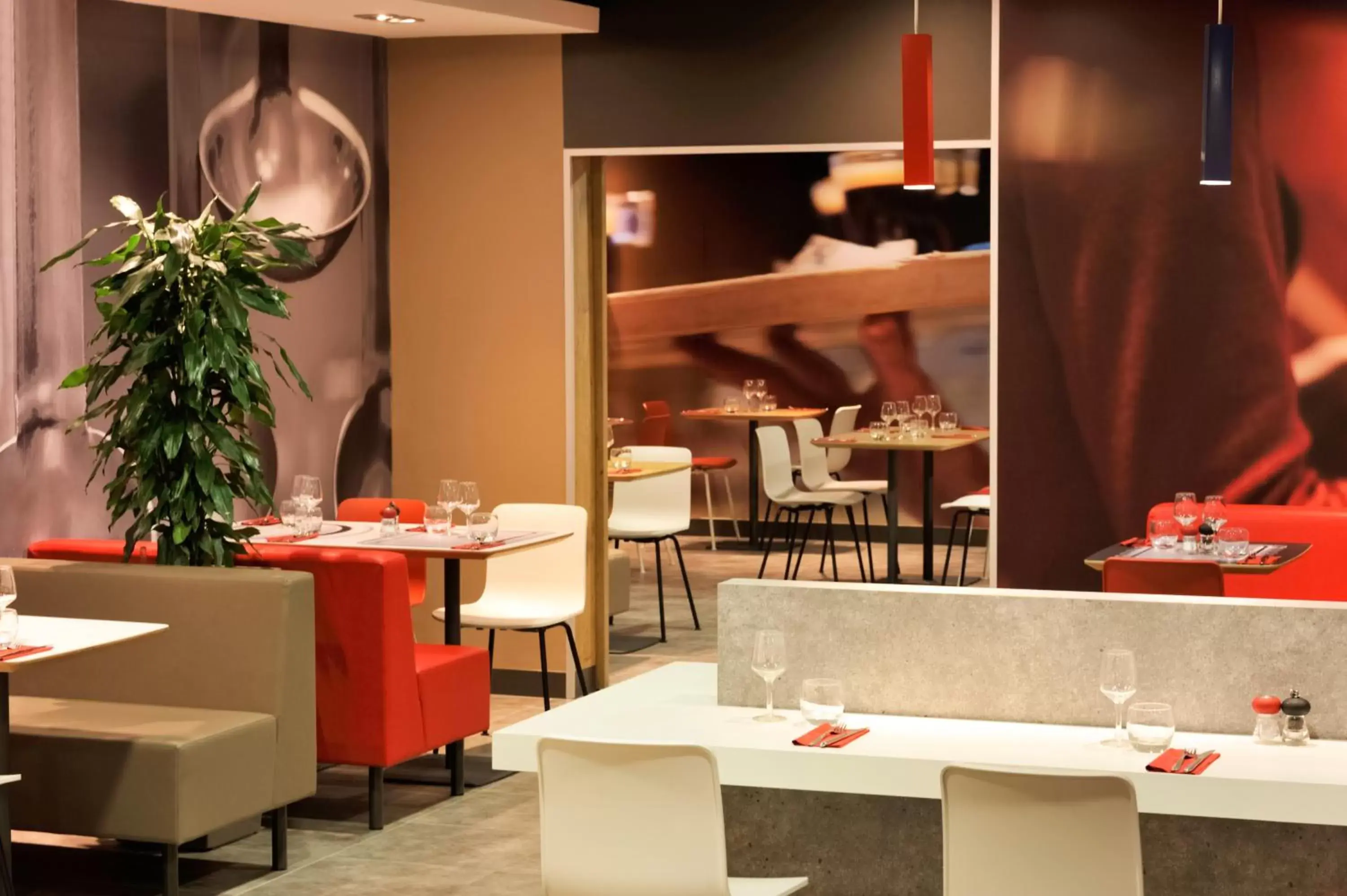 Restaurant/Places to Eat in ibis Lille Centre Gares