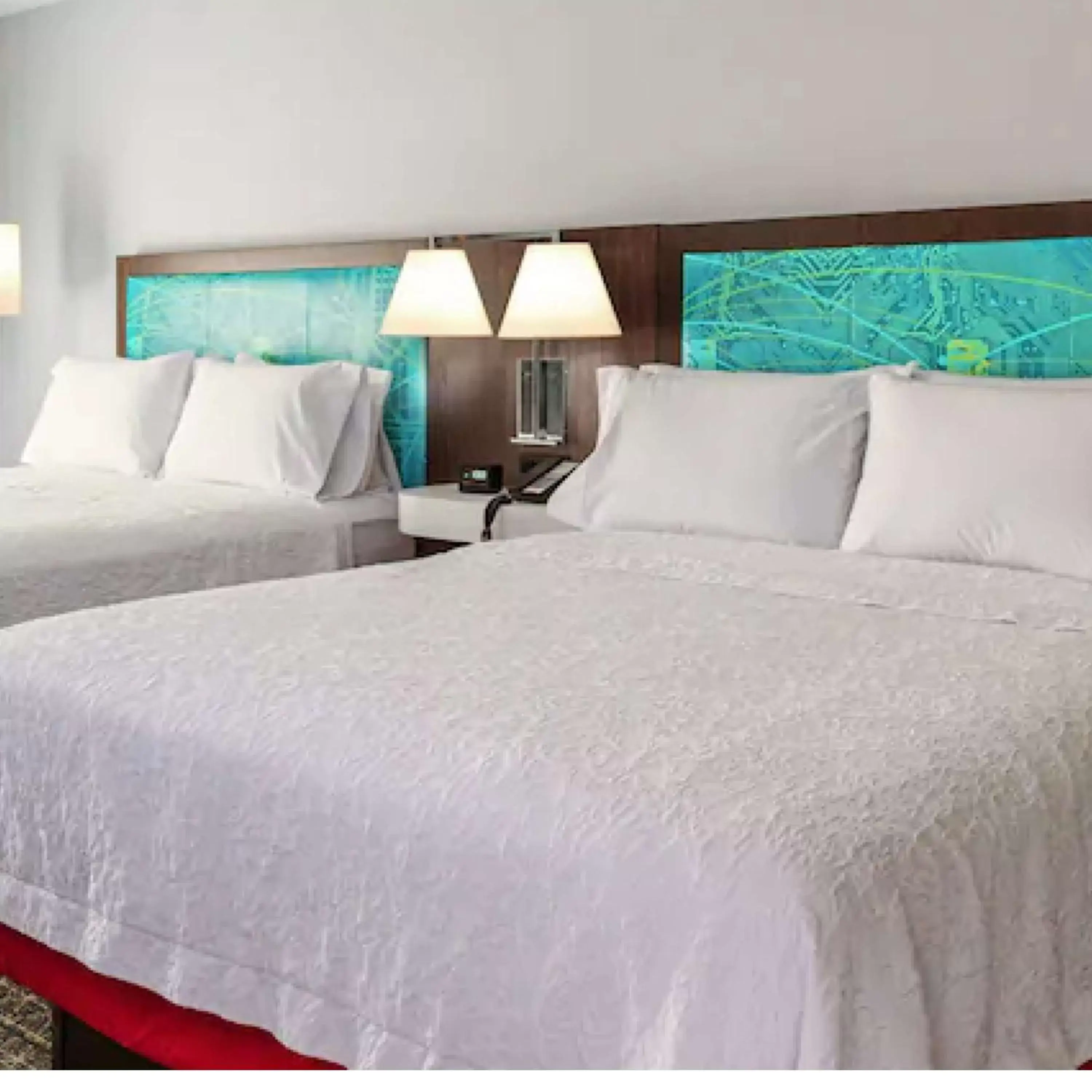 Bed in Hampton Inn & Suites Red Bluff