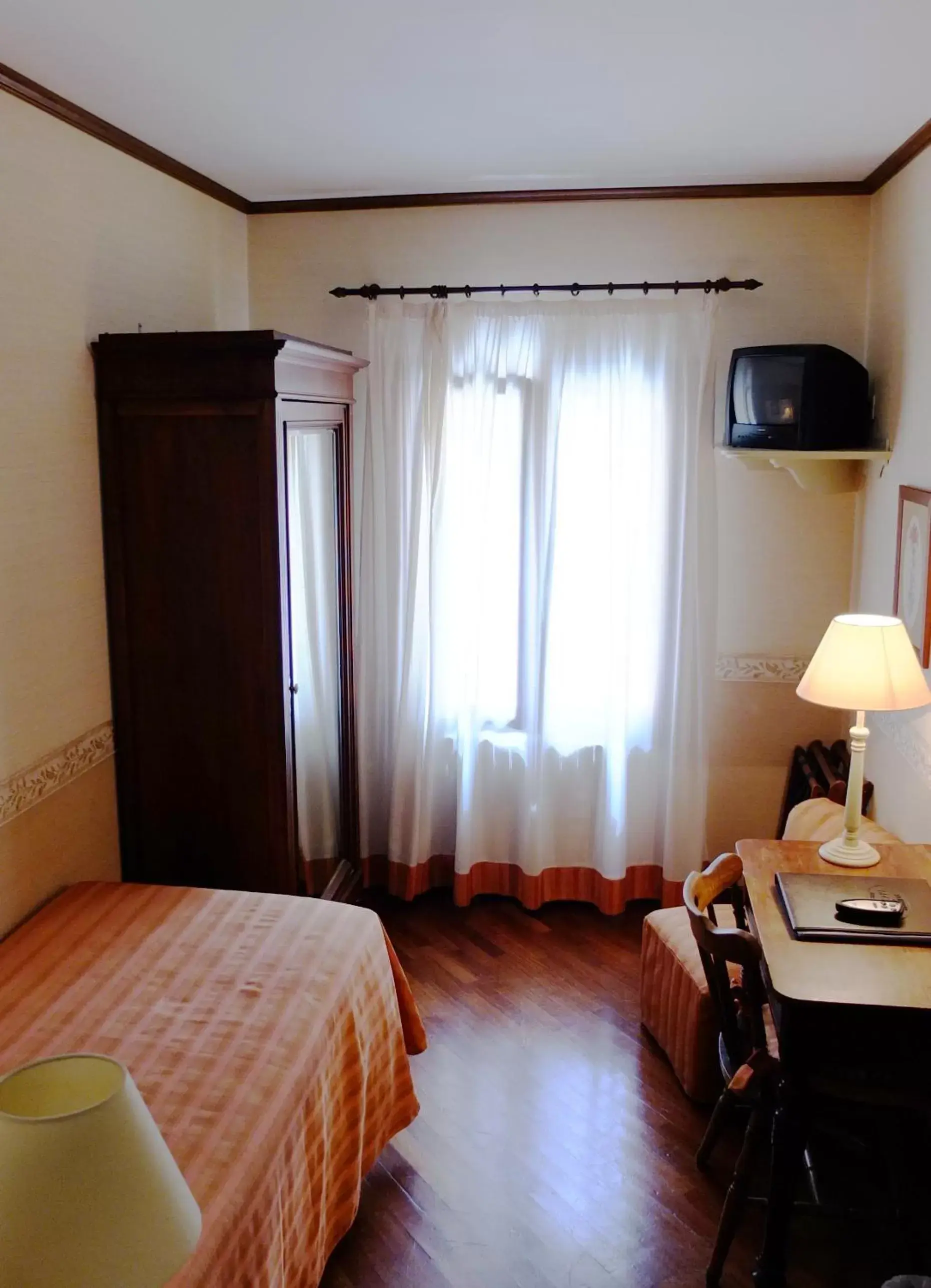 Bedroom, Seating Area in Hotel La Calcina