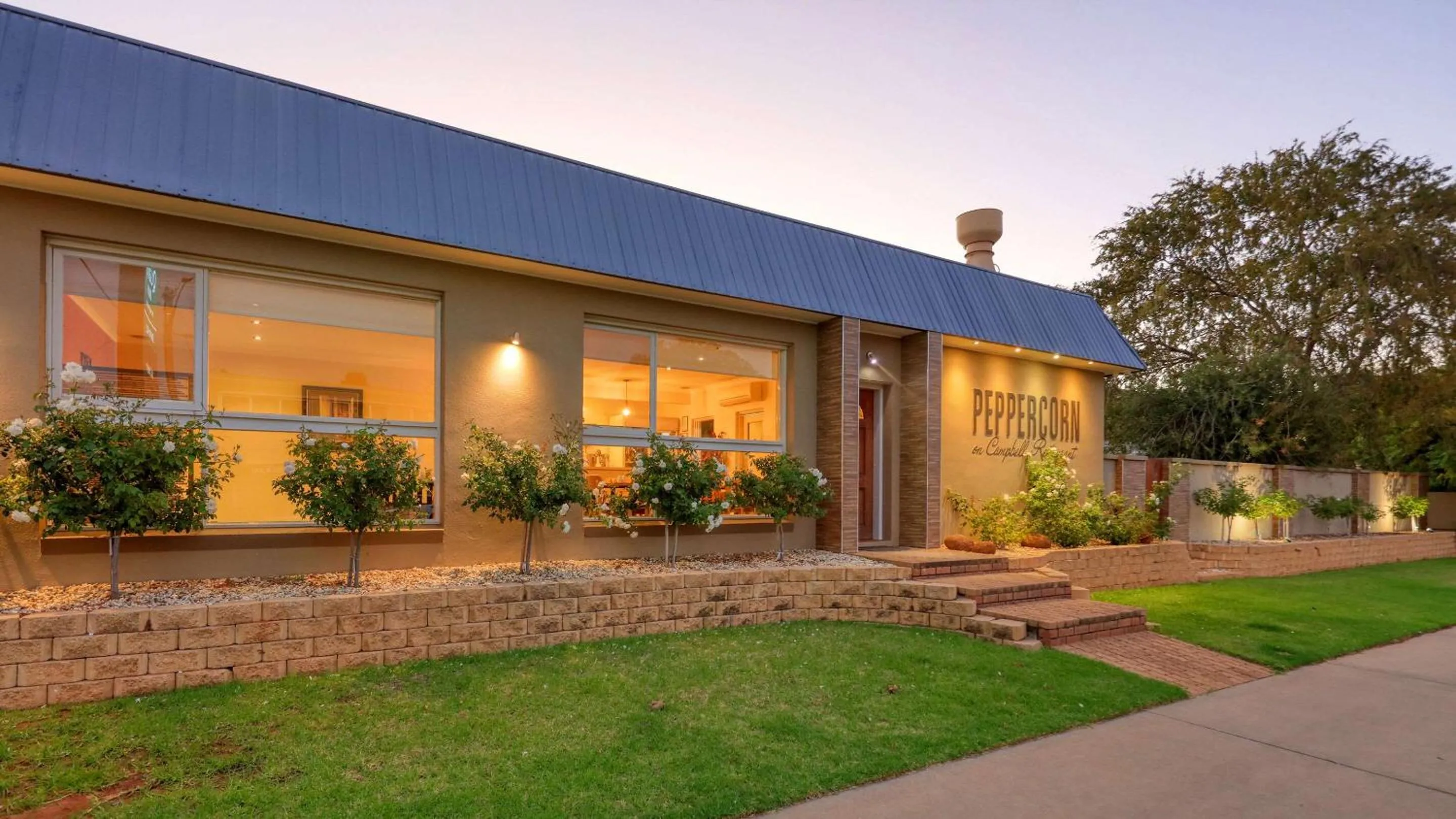 Property building in Quality Inn Swan Hill