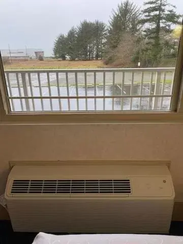 air conditioner in AmeriCoast Inn