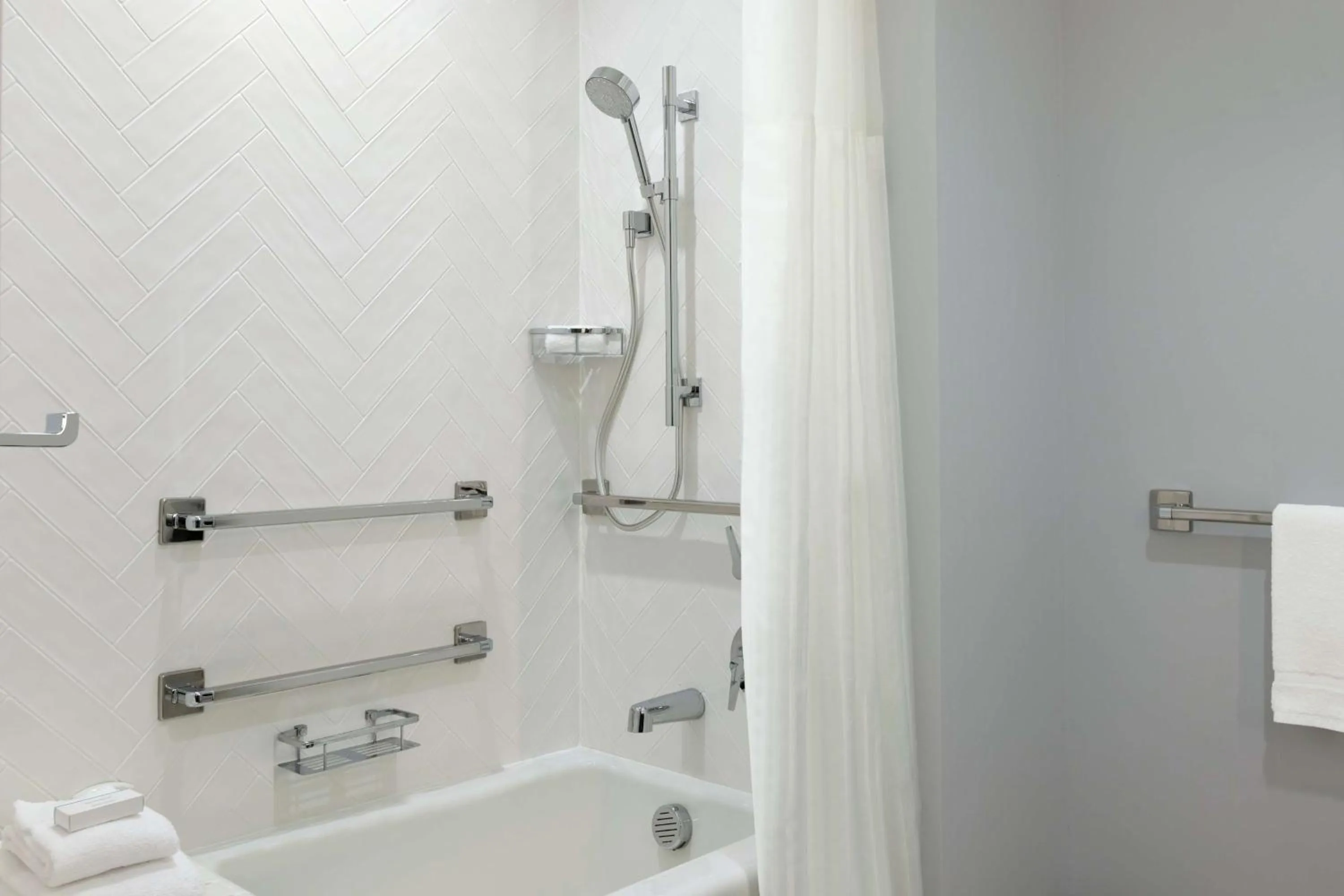 Queen Room with Two Queen Beds with Bath Tub - Mobility Accessible in Hilton Garden Inn Austin North-Near the Domain, TX