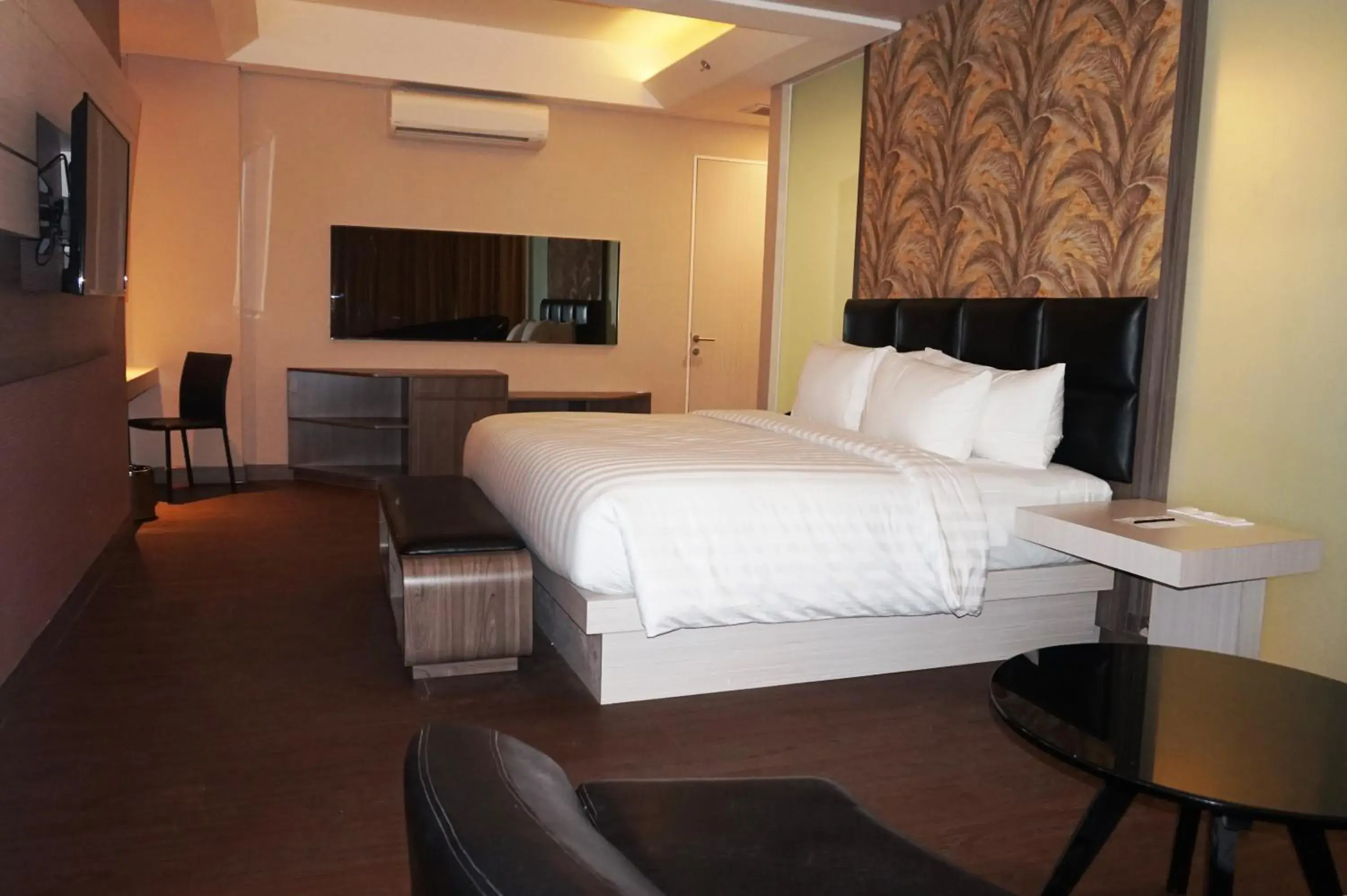 Bedroom, Bed in Luminor Hotel Jambi Kebun Jeruk By WH