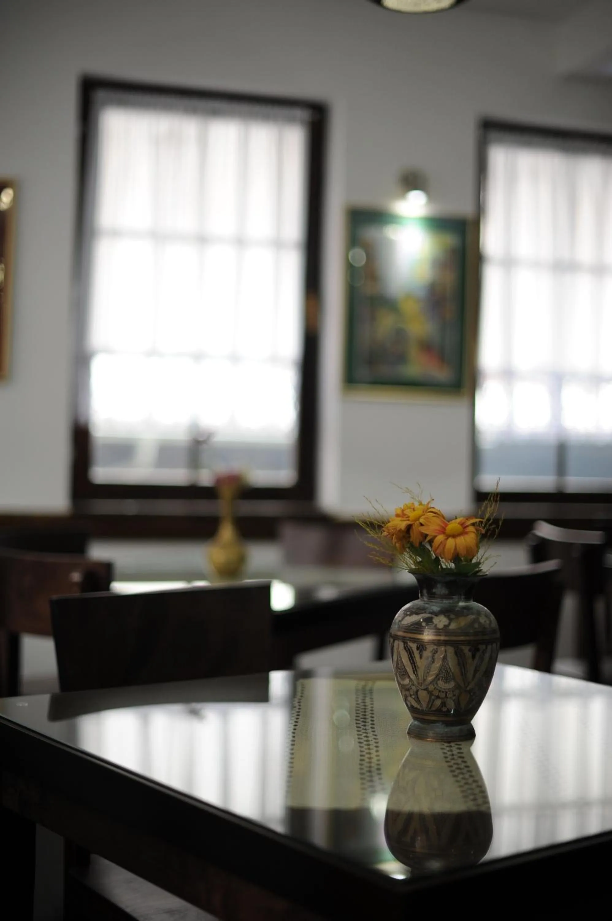 Restaurant/places to eat in Hotel Theatre