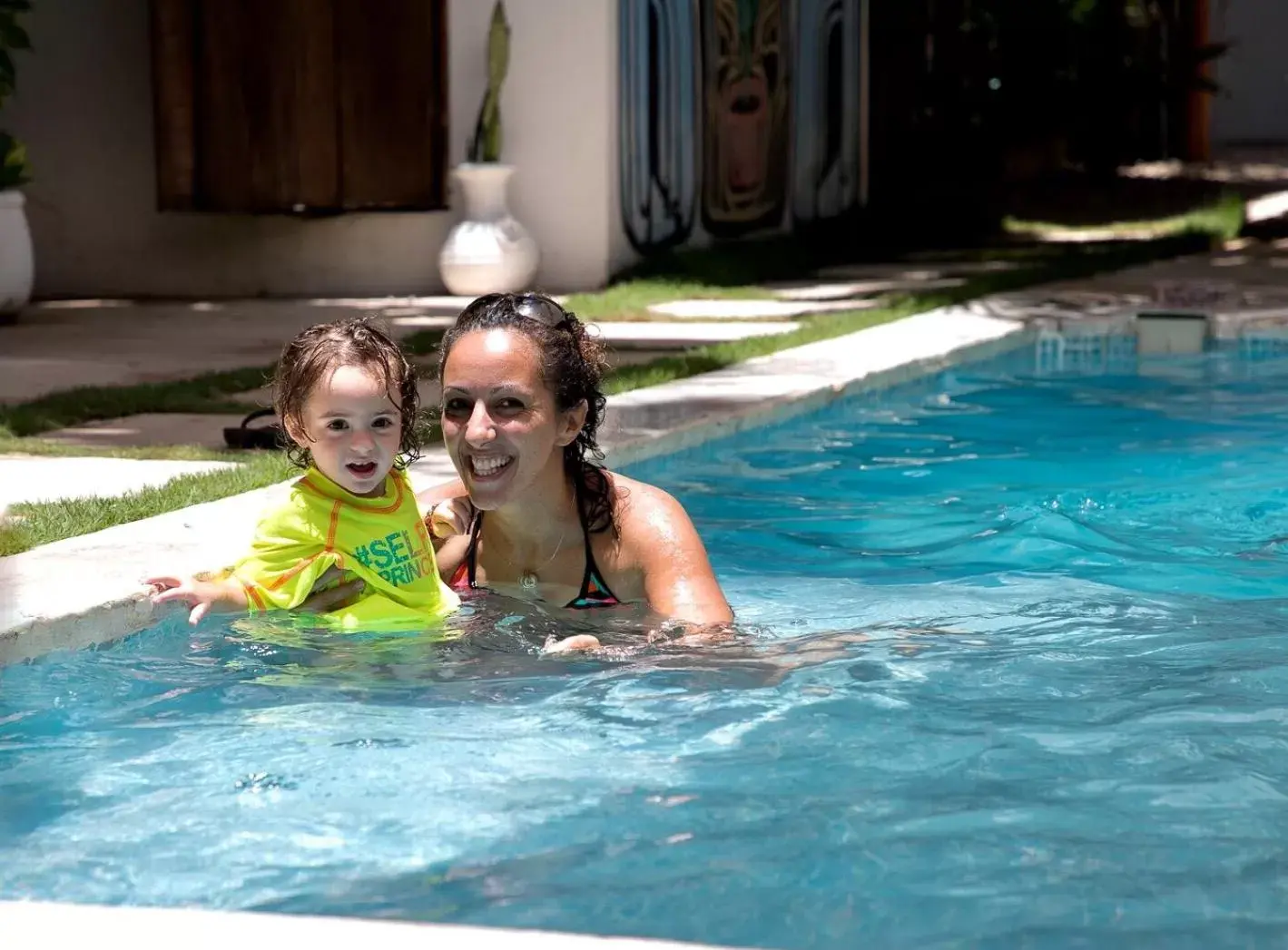 Swimming pool, Children in Residencia Gorila