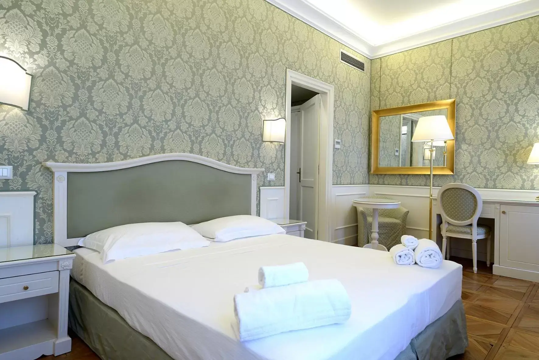 Bed in Corte Barozzi Venice Suites