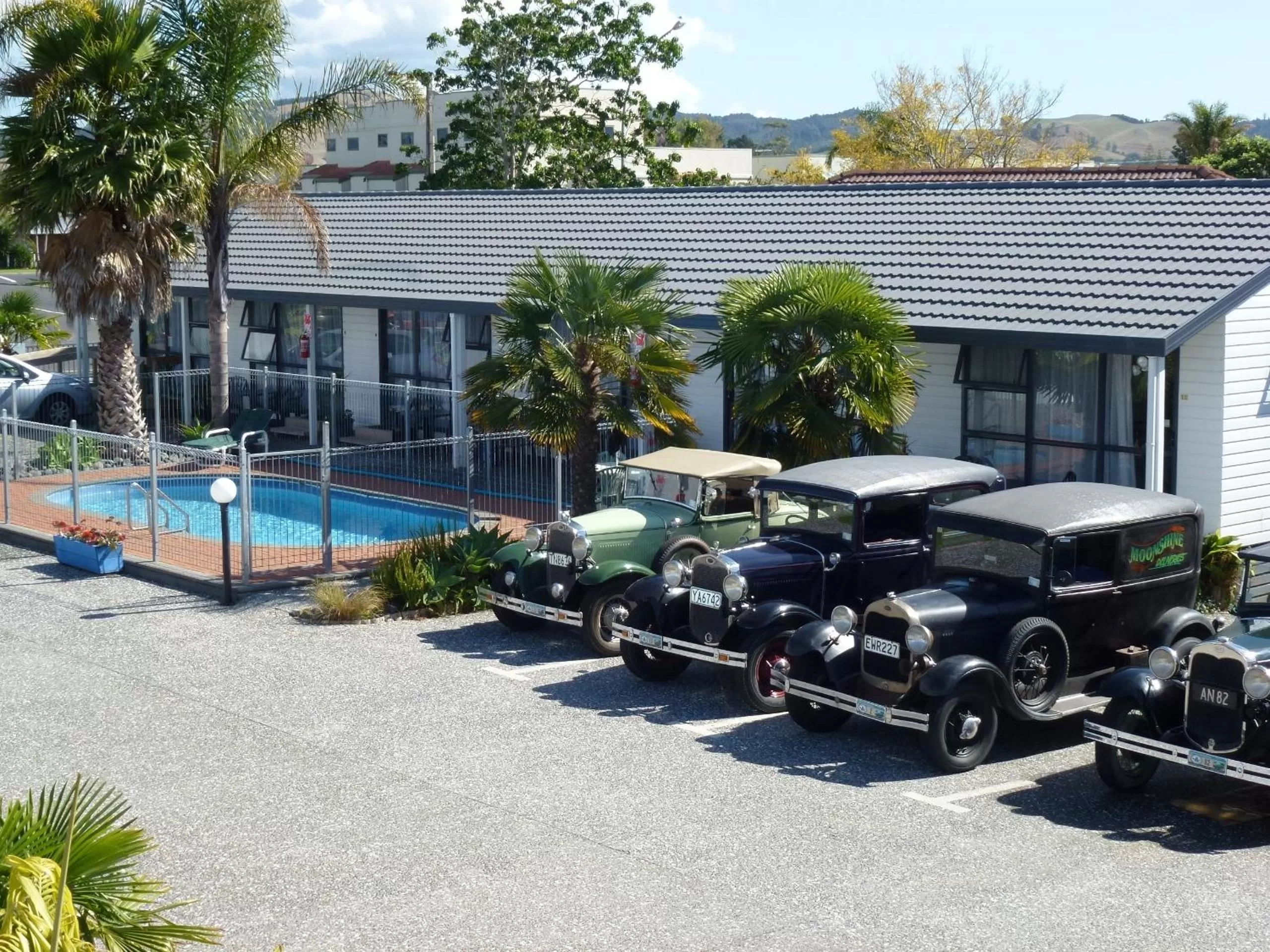 Swimming pool in Mana-Nui Motel