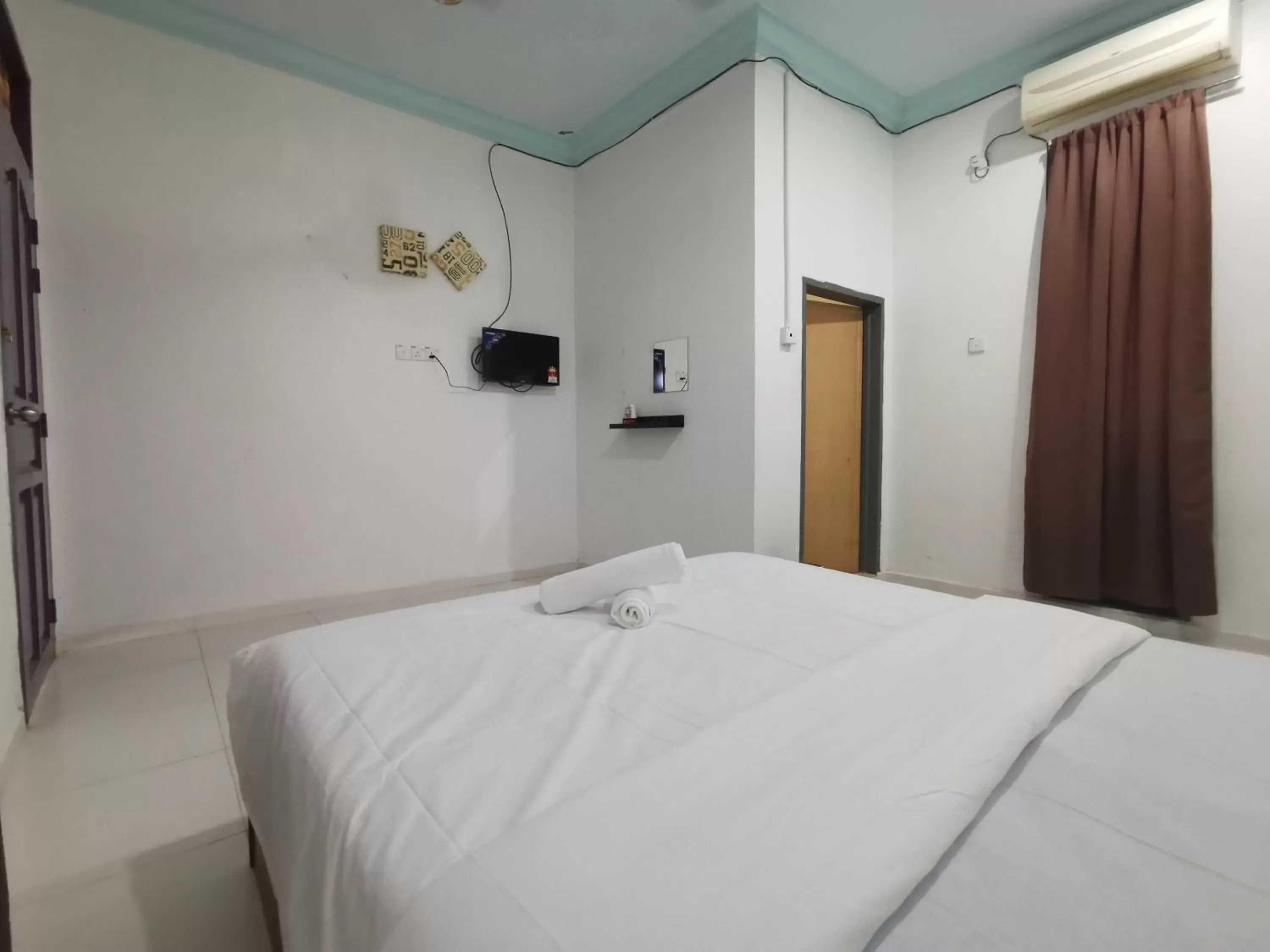 Photo of the whole room, Bed in RVH Kuala Terengganu Photo of the whole room, Bed in RVH Kuala Terengganu