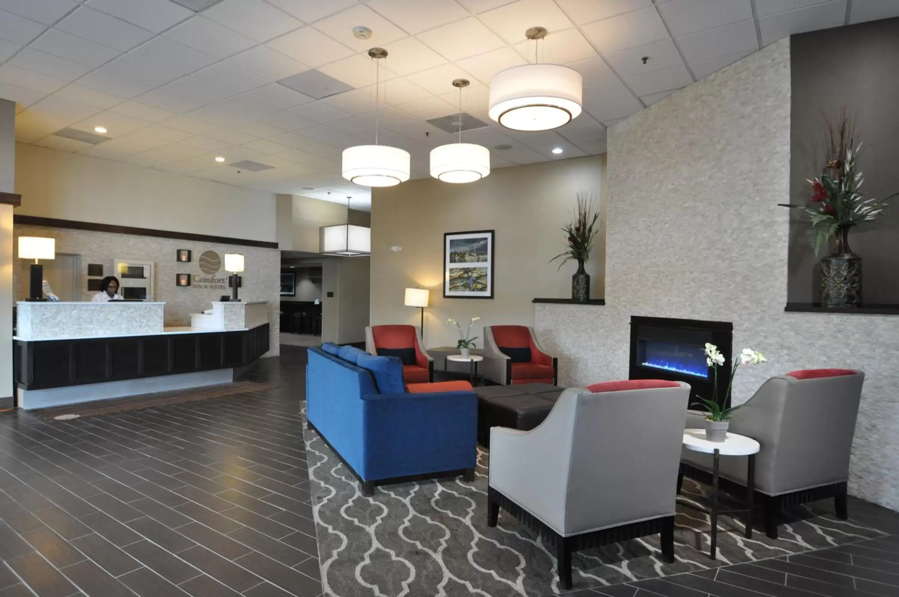 Lobby or reception, Lounge/Bar in Comfort Inn & Suites Aberdeen