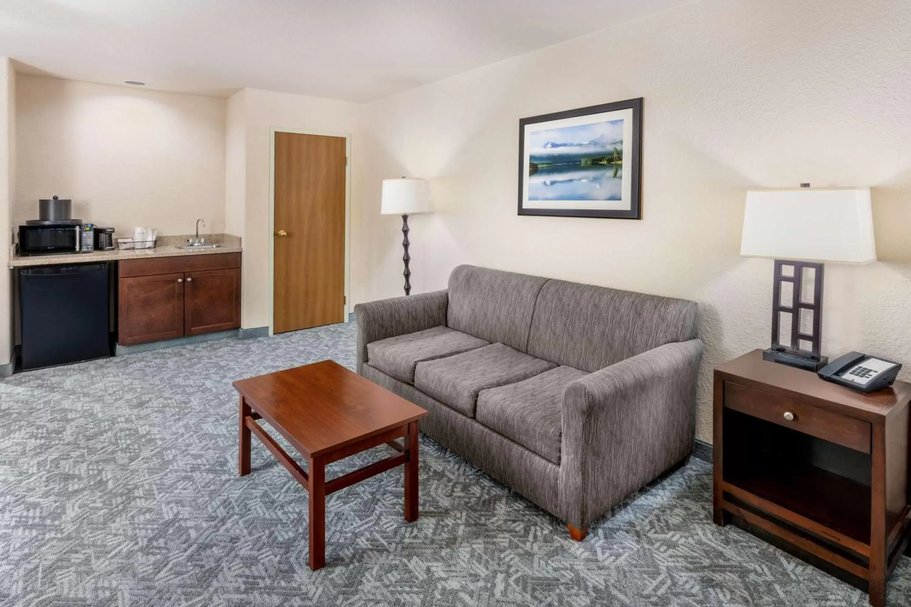 Bedroom, Seating Area in Best Western Plus Eagle-Vail Valley