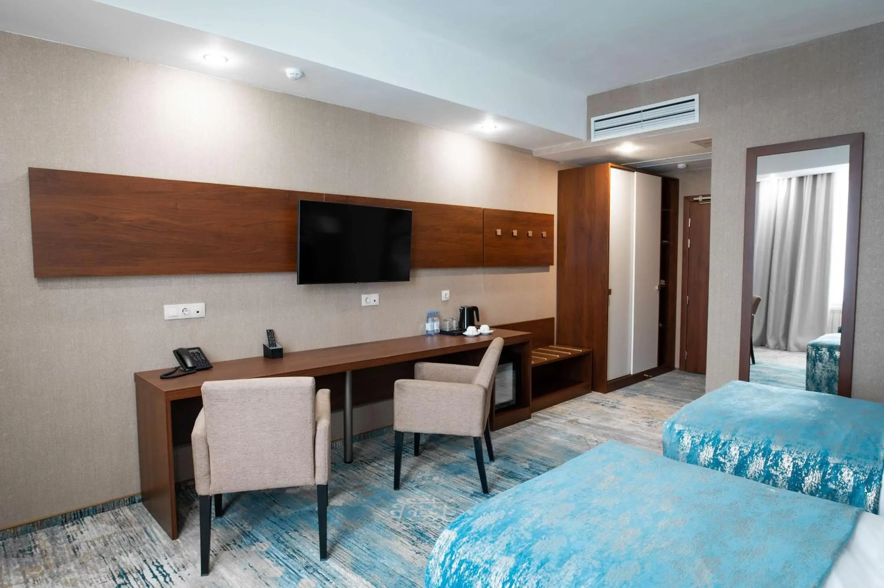 Bedroom, TV/Entertainment Center in Best Western Plus Oskemen