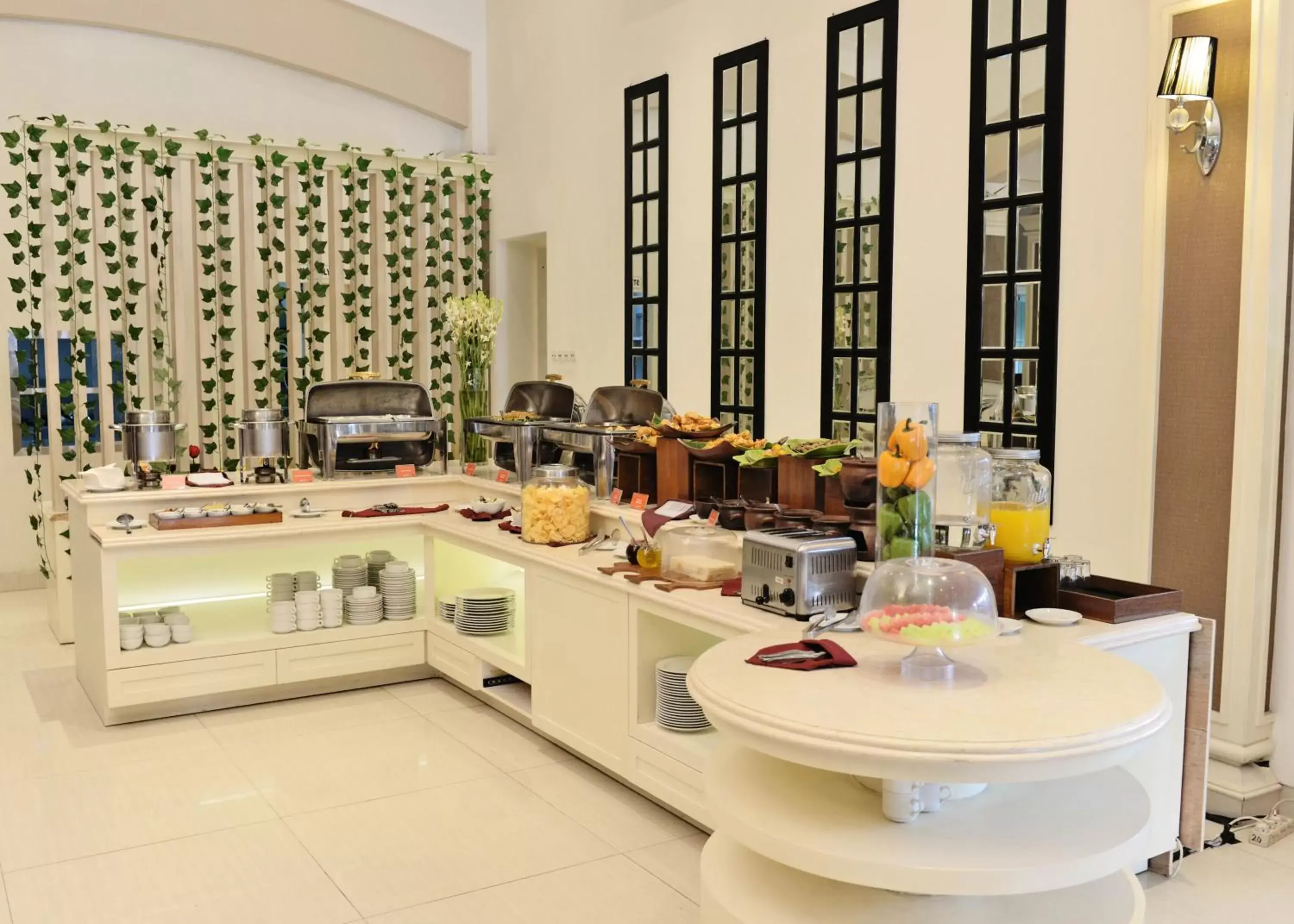 Restaurant/places to eat in Hotel Trio Indah 2