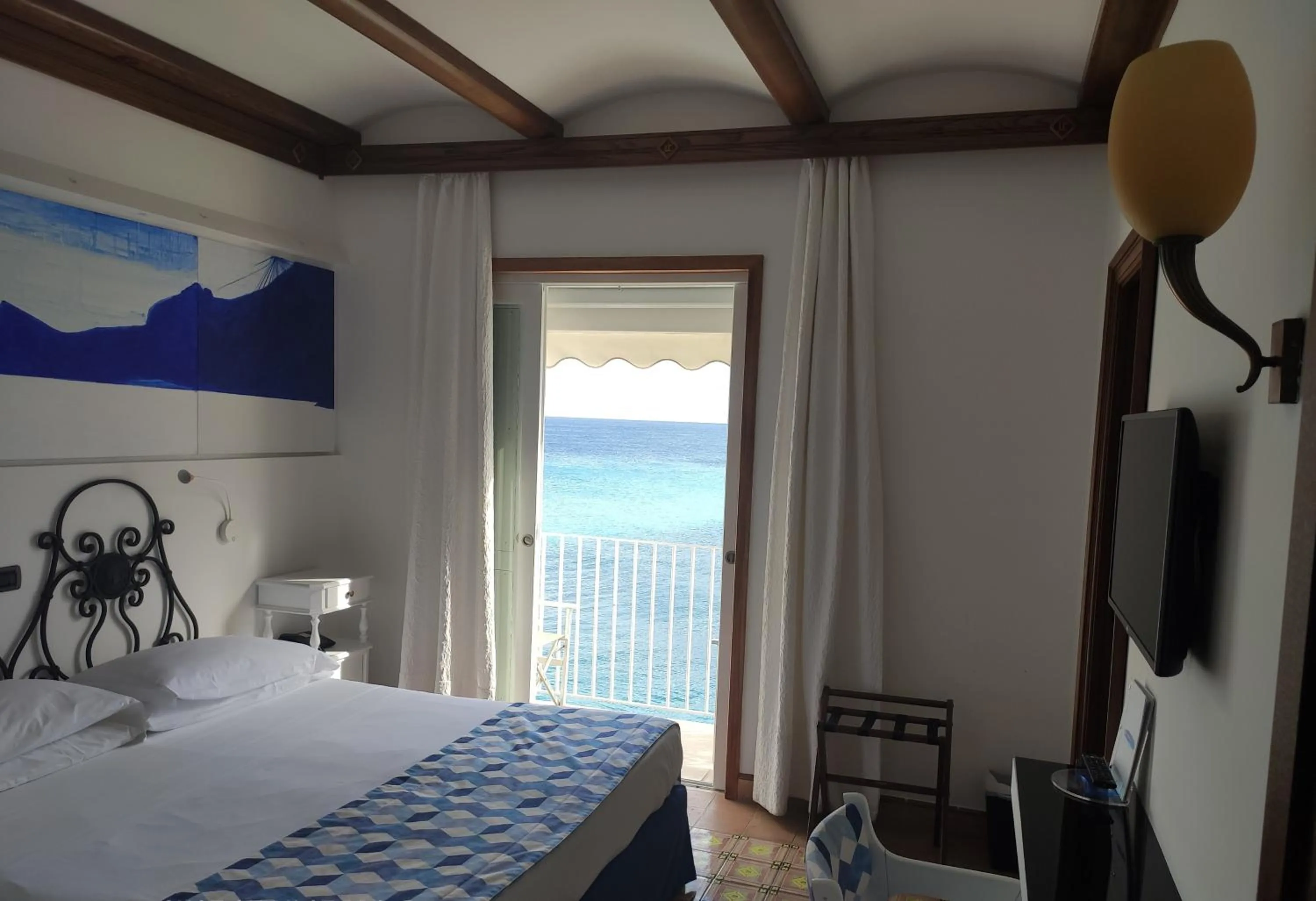 Balcony/Terrace, Bed in Taverna Del Capitano