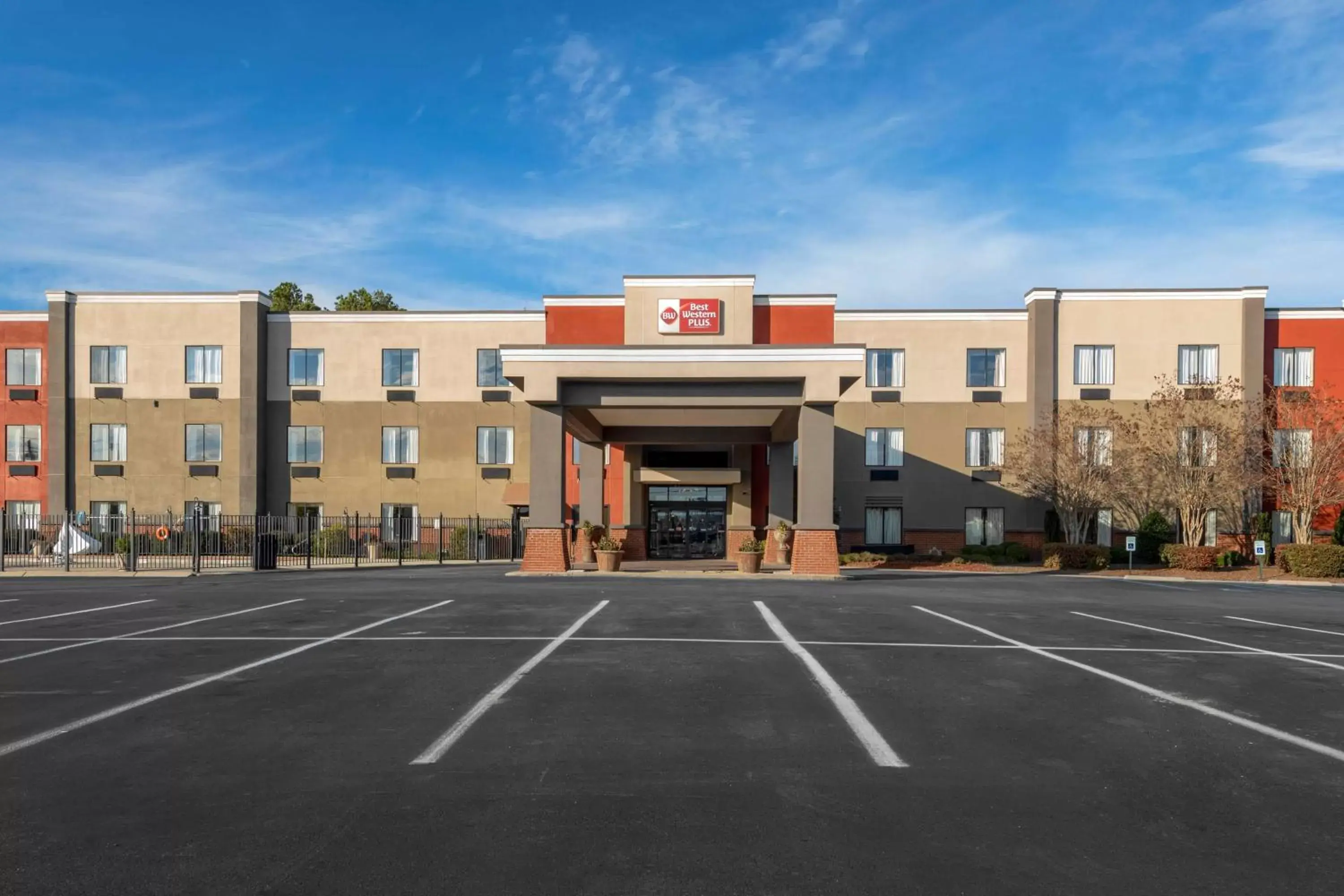 Property Building in Best Western Plus Gadsden Hotel & Suites