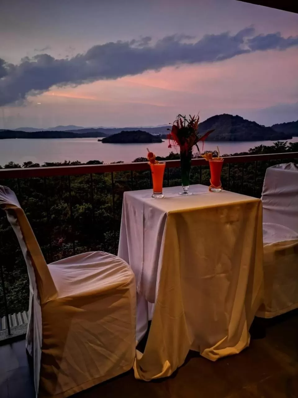 Dining area in Giritale Hotel