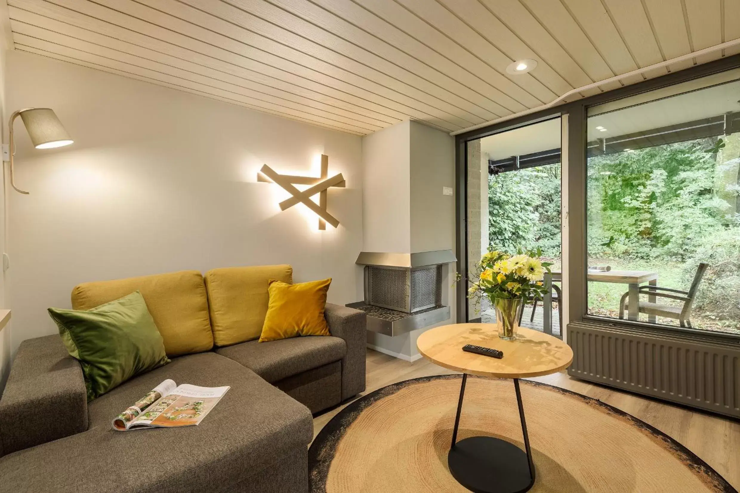 Living room, Seating Area in Hotel Eemhof by Center Parcs