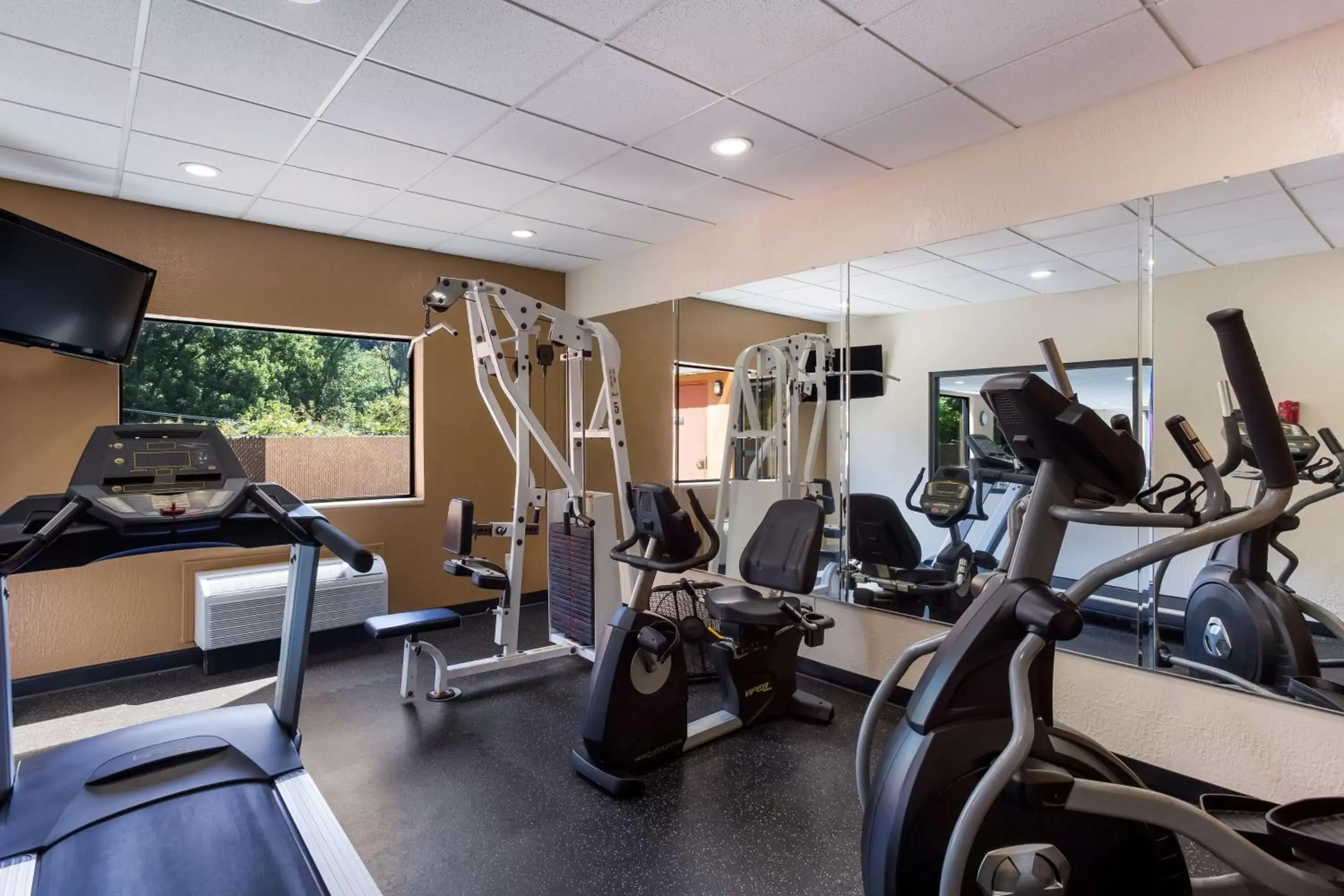 Spa and wellness centre/facilities, Fitness Center/Facilities in Best Western Logan Inn