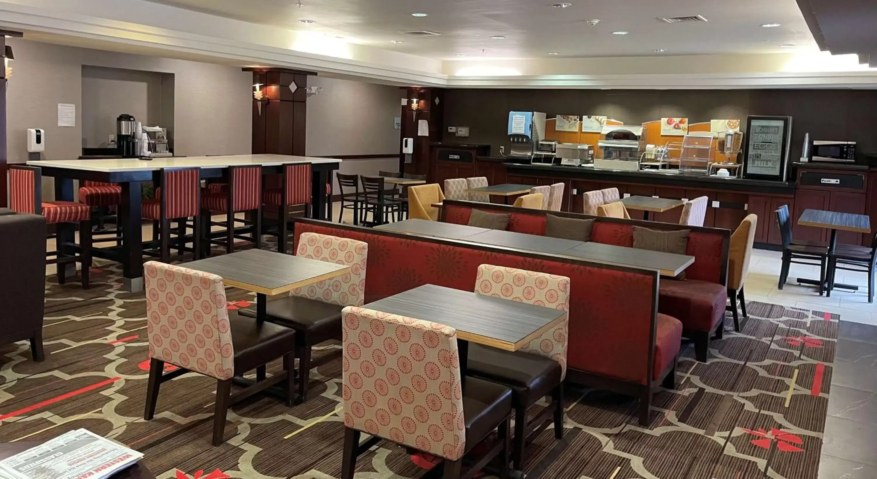Food, Restaurant/Places to Eat in Country Inn & Suites by Radisson, Garden City, KS