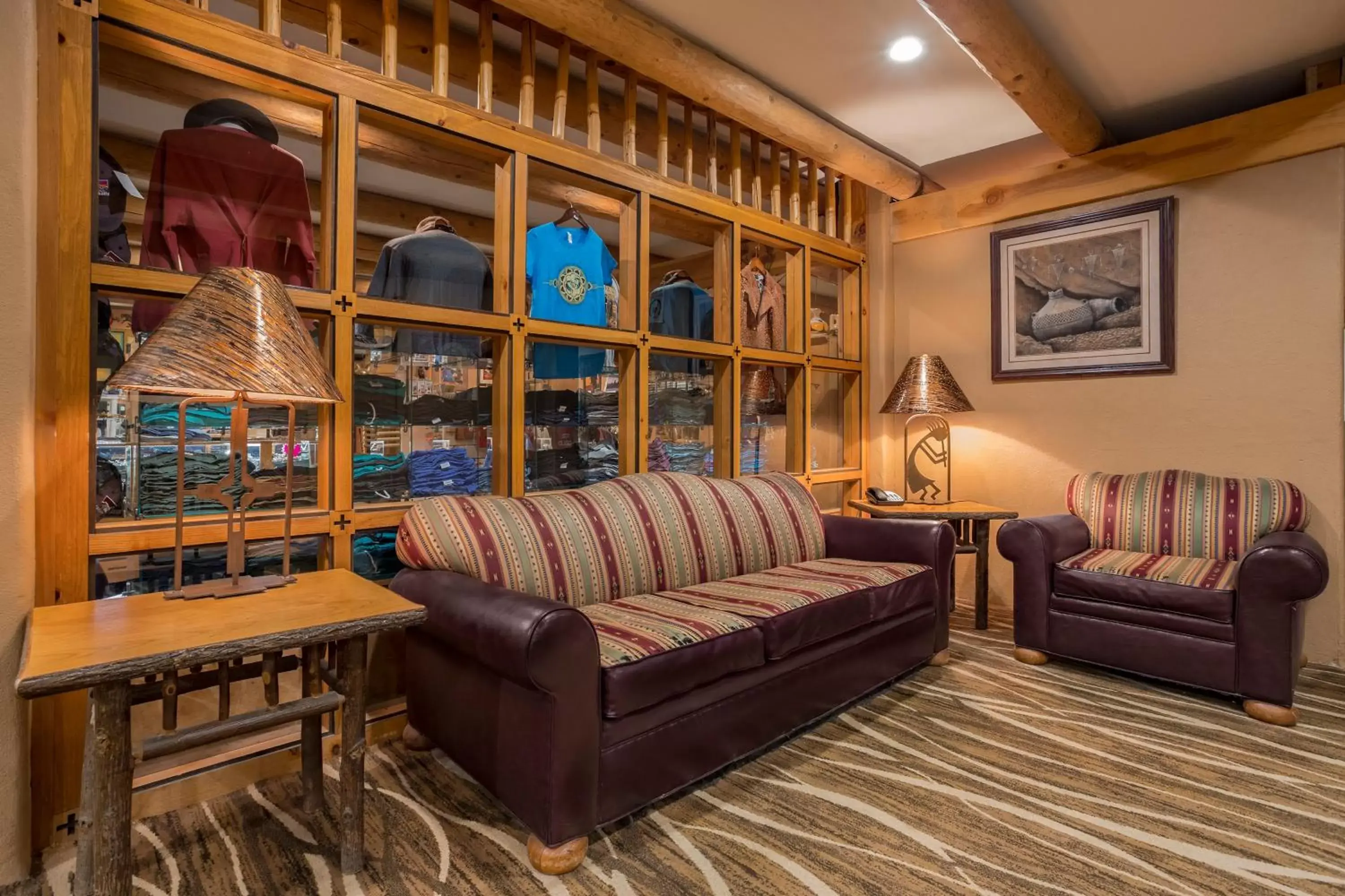 Lounge or bar, Seating Area in Holiday Inn Canyon De Chelly-Chinle, an IHG Hotel