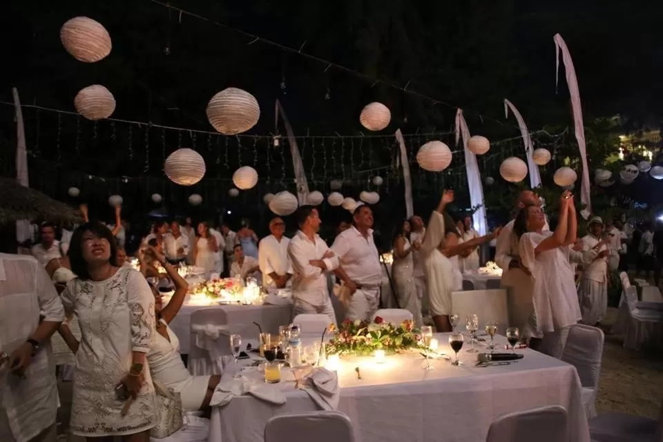 group of guests in Seri Resort Gili Meno - Adults Only