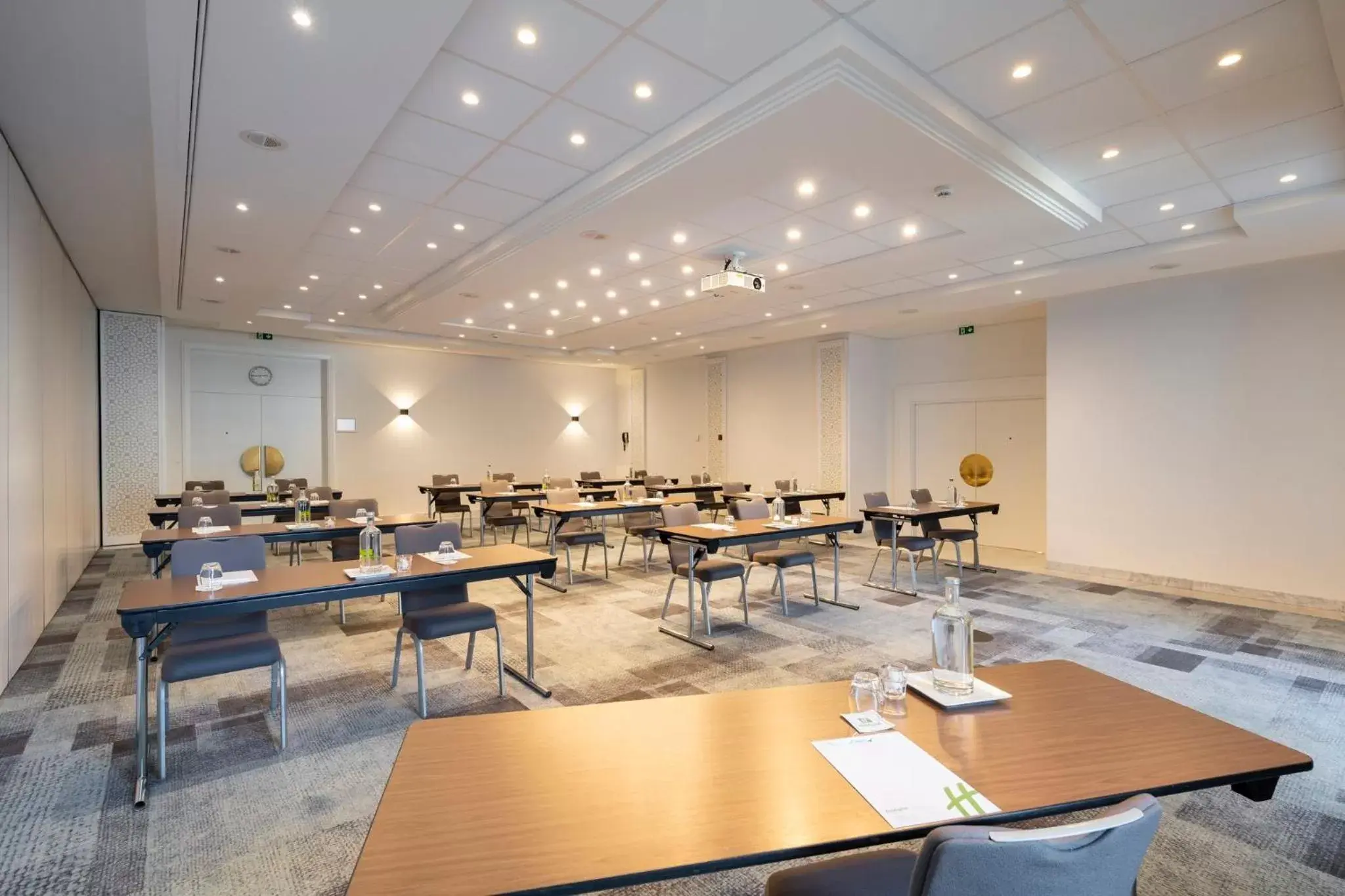 Meeting/conference room in Holiday Inn Hasselt, an IHG Hotel