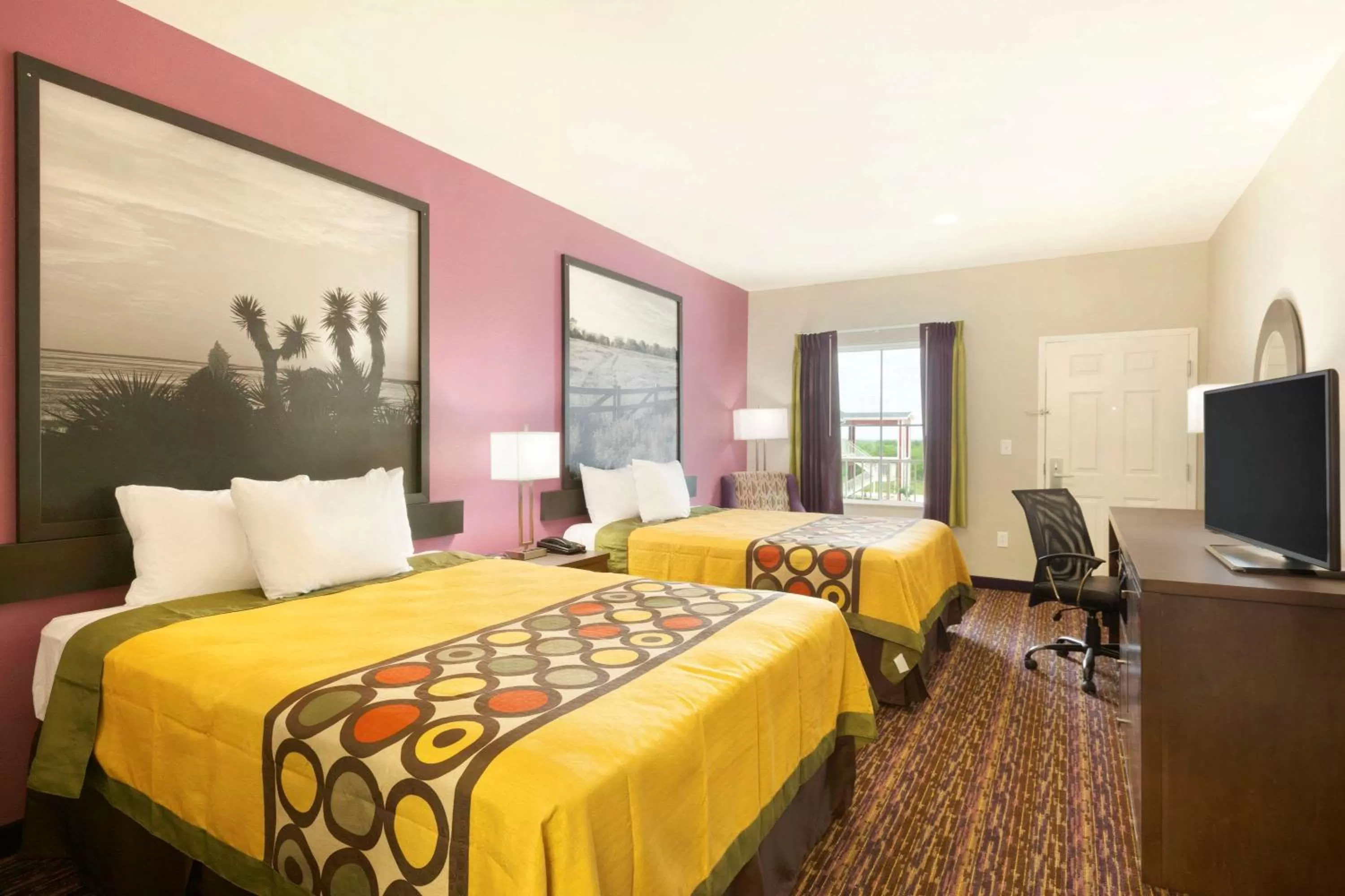 On site, Bed in Super 8 by Wyndham Carrizo Springs