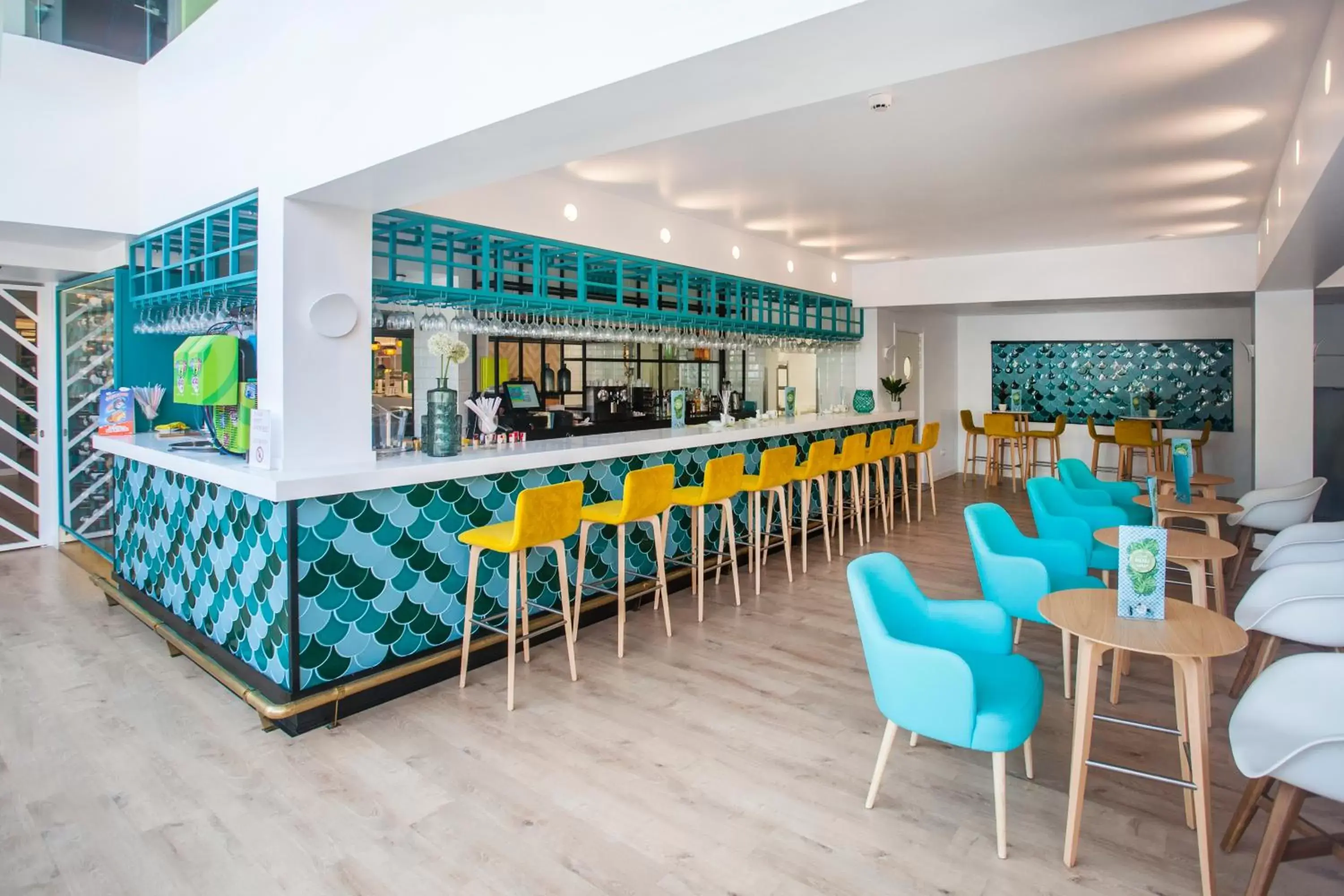 Restaurant/places to eat, Lounge/Bar in Villa Mandi Golf Resort