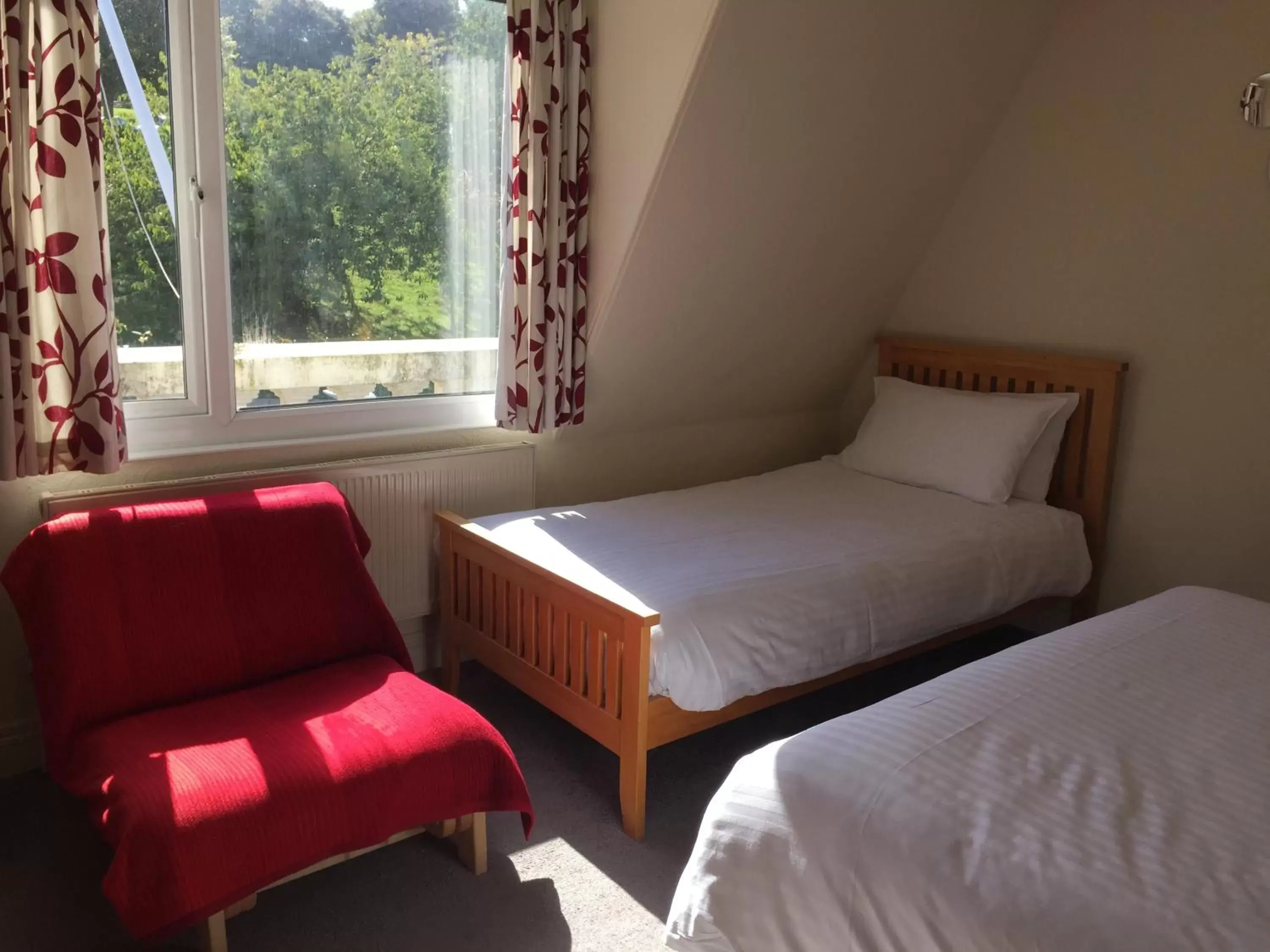 Bedroom, Bed in Barbican Reach Guest House