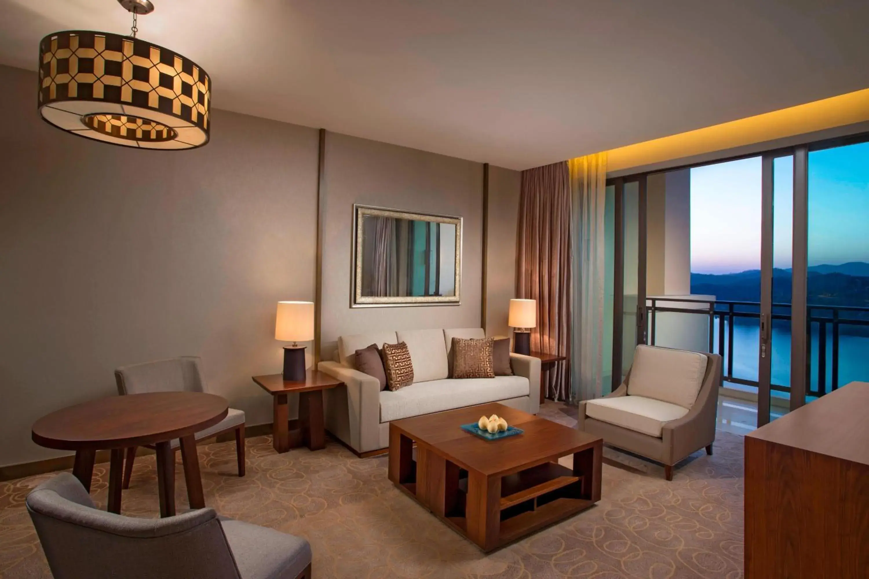 Living room, Seating Area in Sheraton Bailuhu Resort, Huizhou