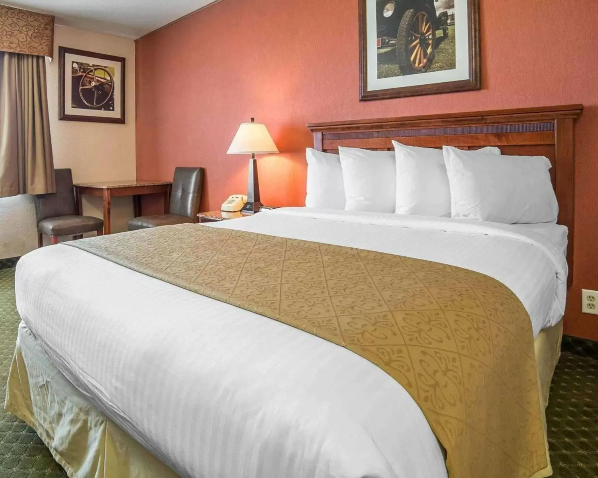 Photo of the whole room, Bed in Quality Inn Winnemucca- Model T Casino